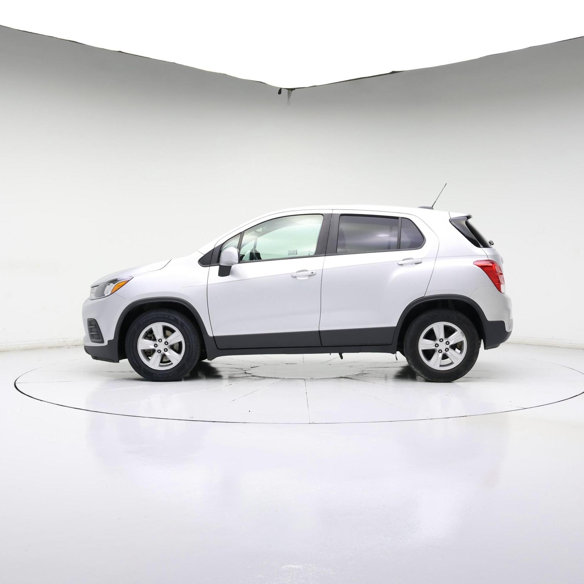 Thumbnail: 2020 Chevrolet Trax - 3