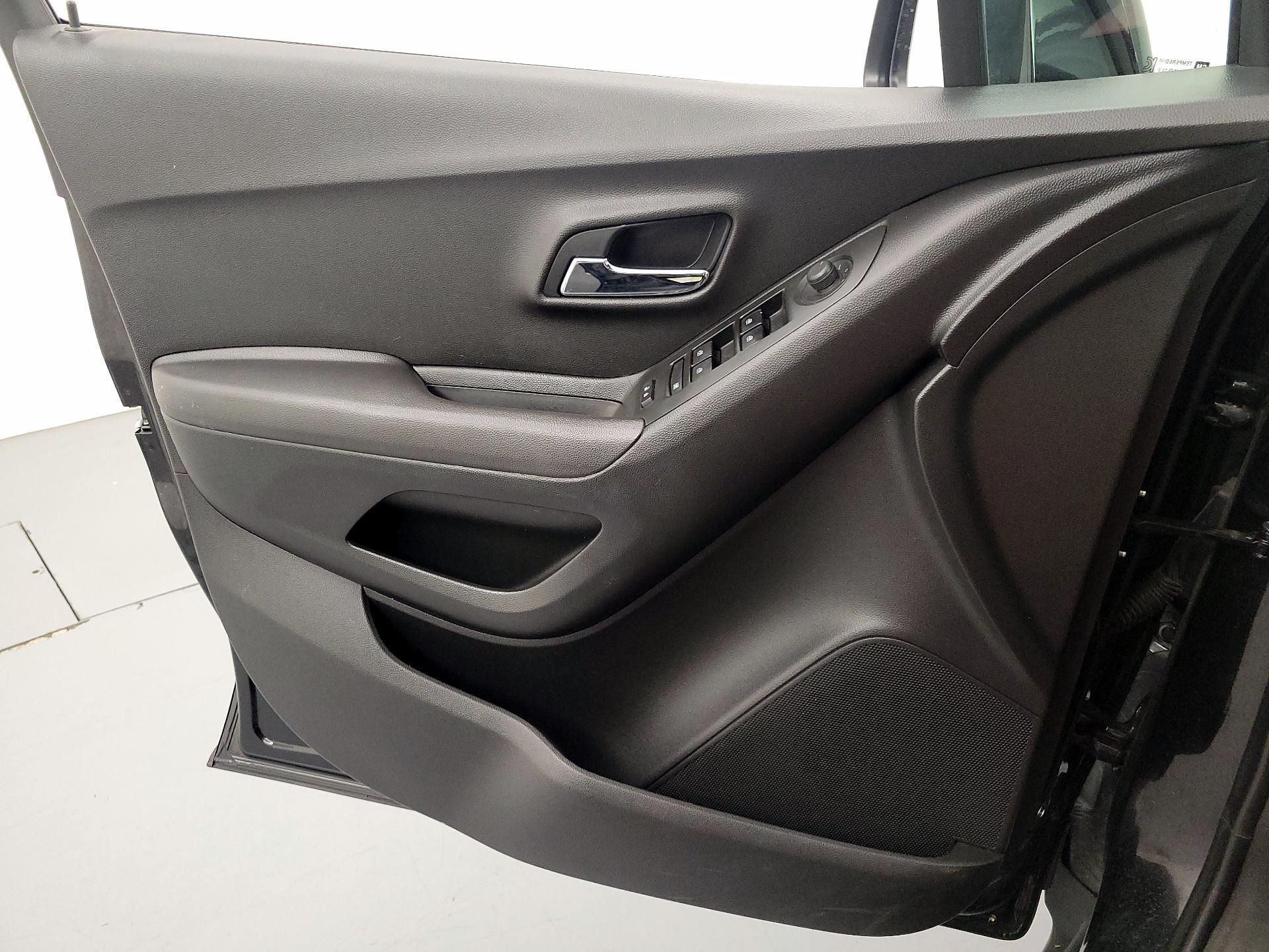 Thumbnail: 2020 Chevrolet Trax - 12