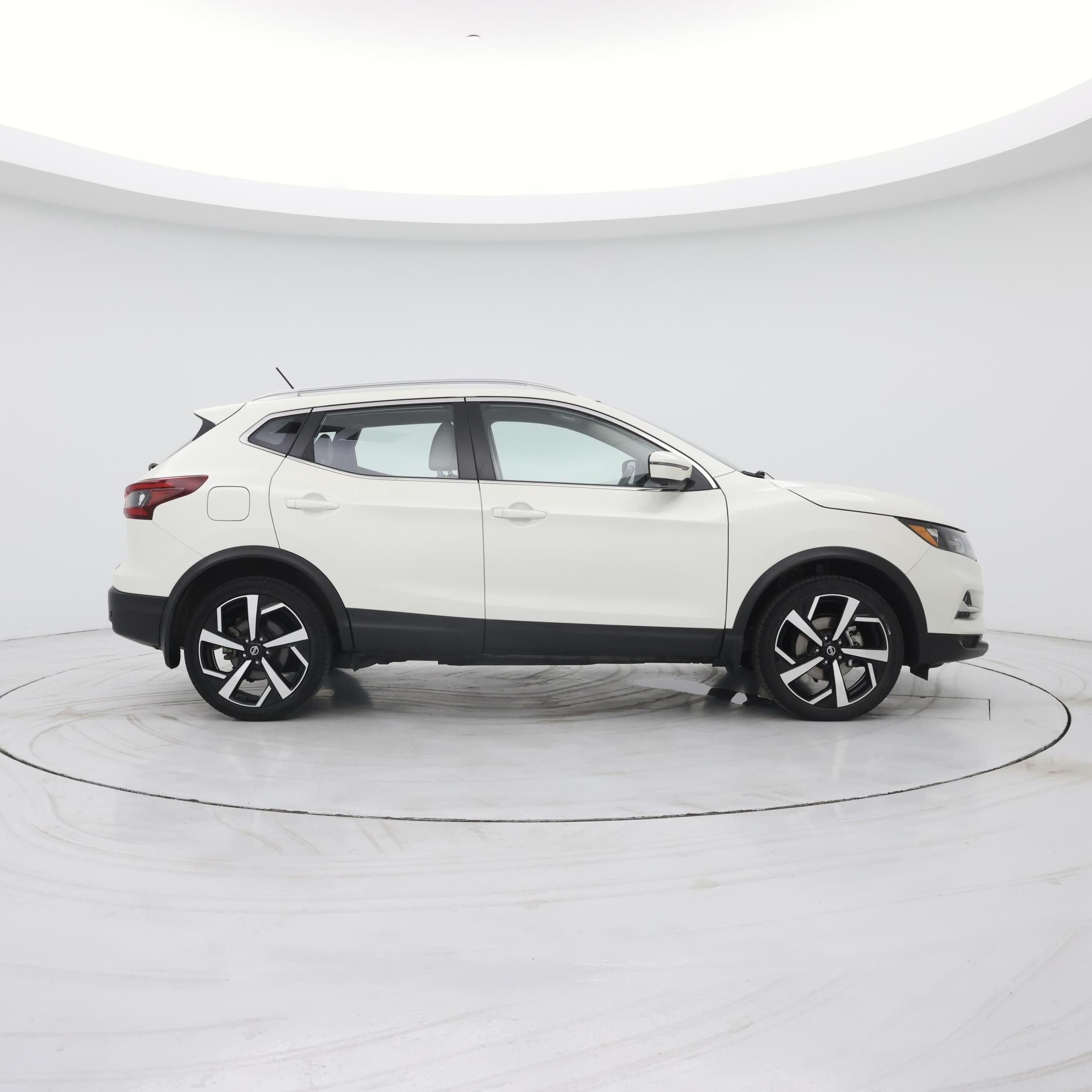 Thumbnail: 2022 Nissan Rogue Sport - 7