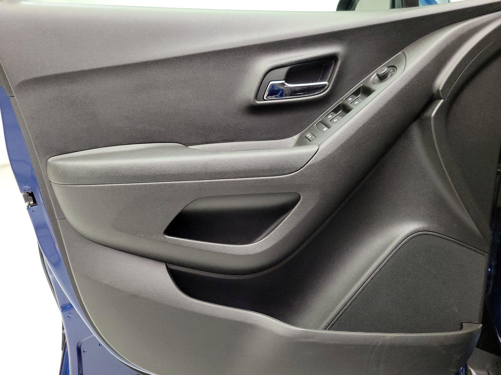 Thumbnail: 2020 Chevrolet Trax - 12