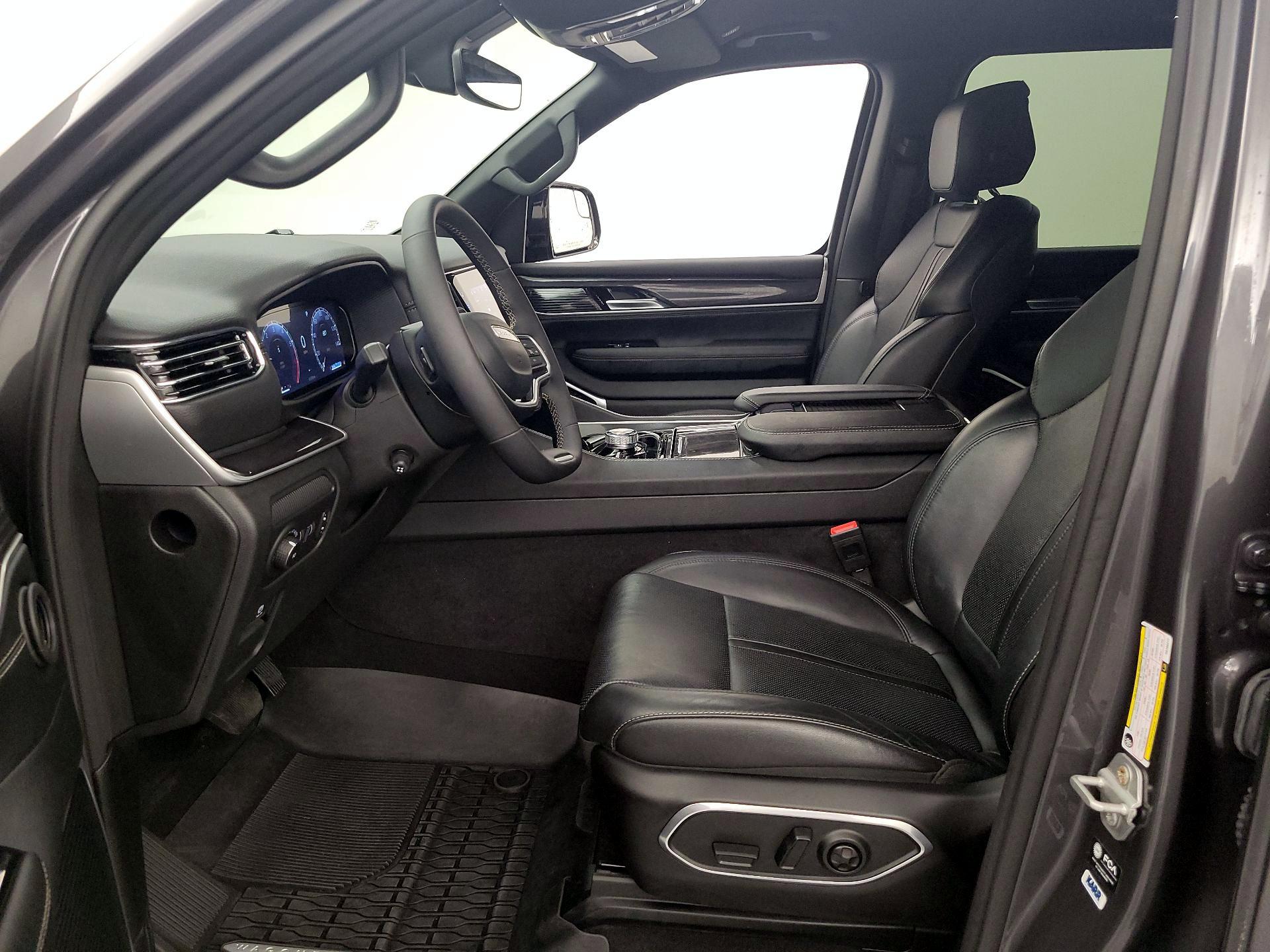 Thumbnail: 2024 Jeep Wagoneer - 11
