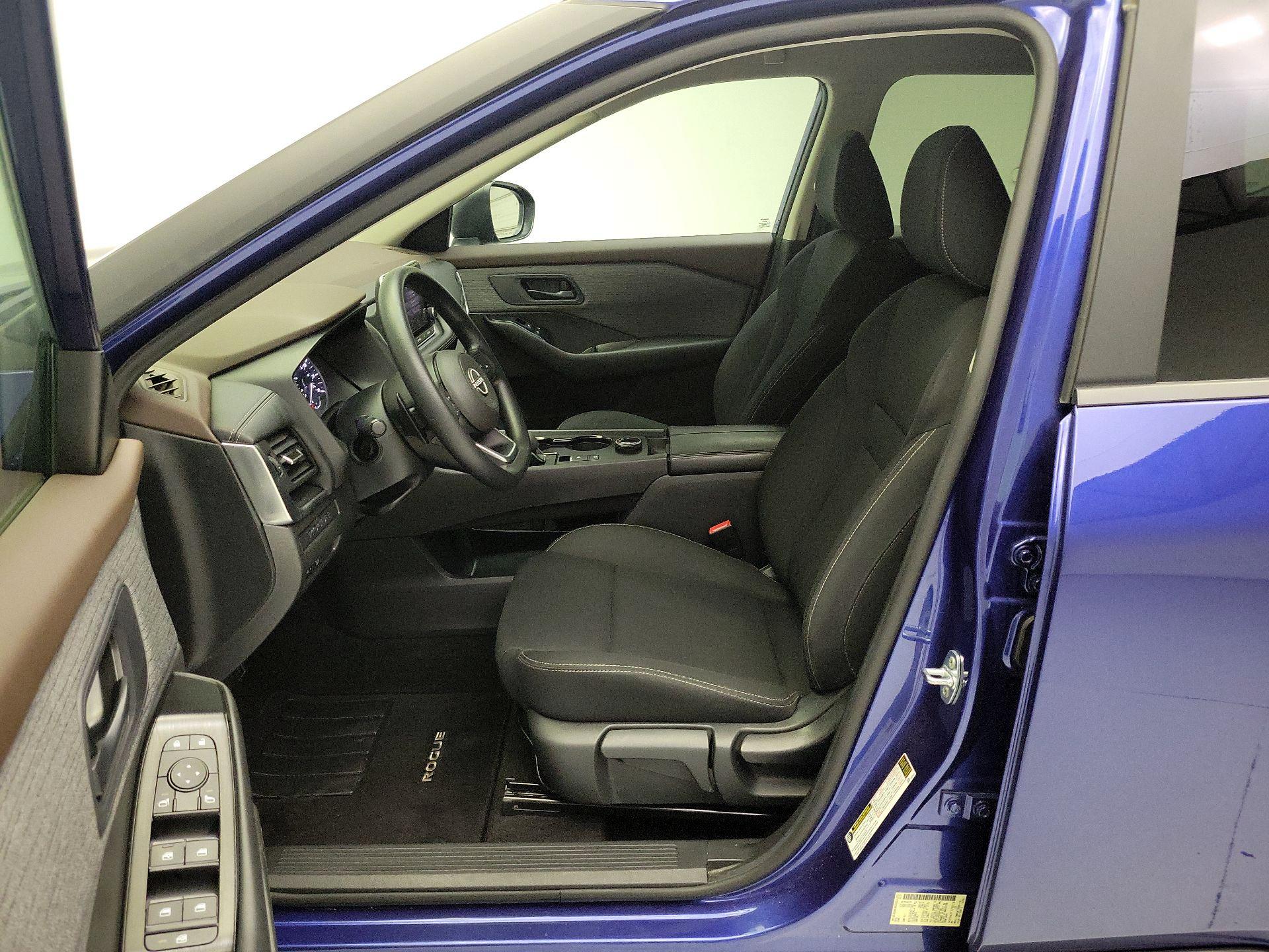 Thumbnail: 2023 Nissan Rogue - 11