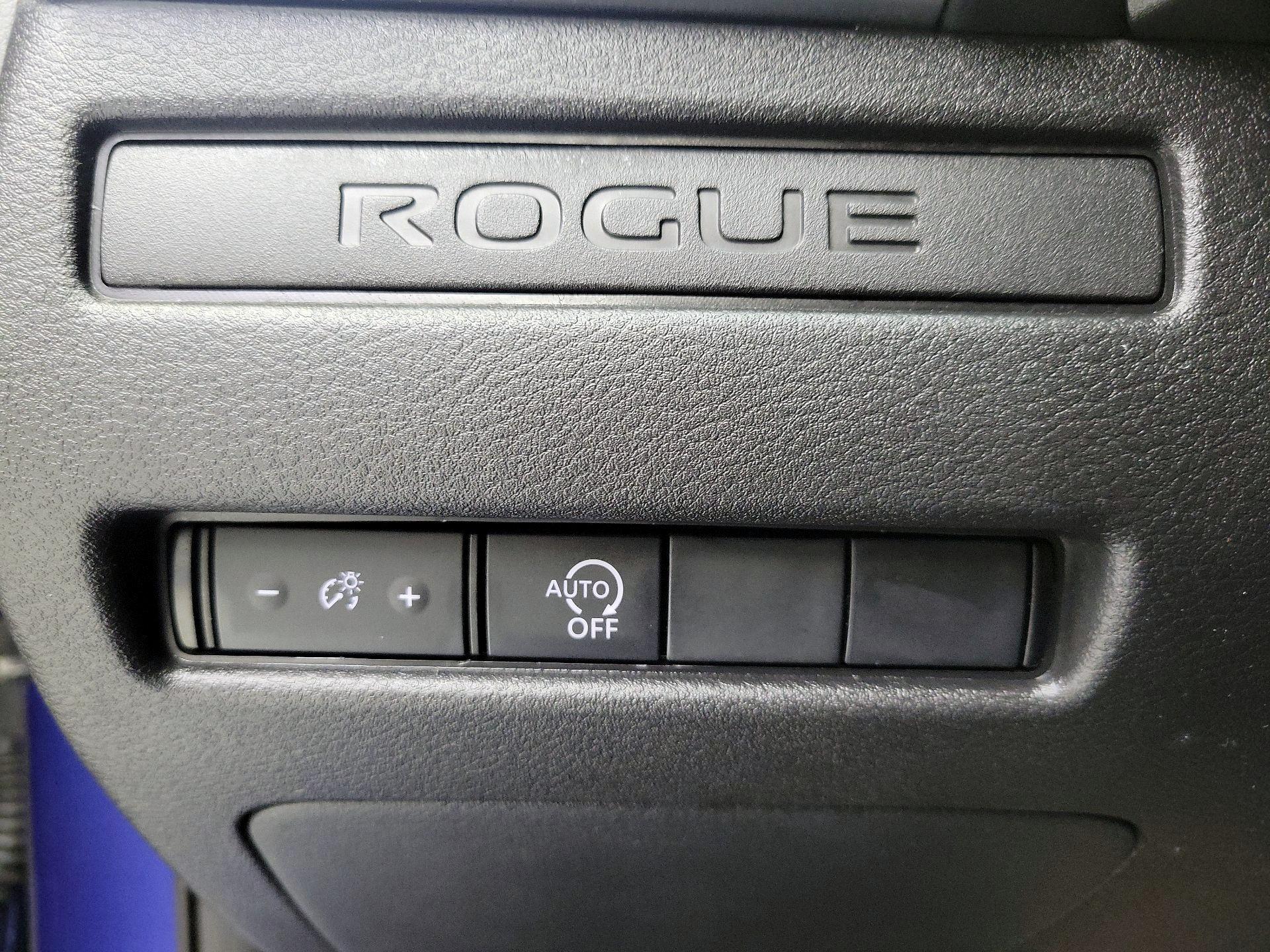 Thumbnail: 2023 Nissan Rogue - 13