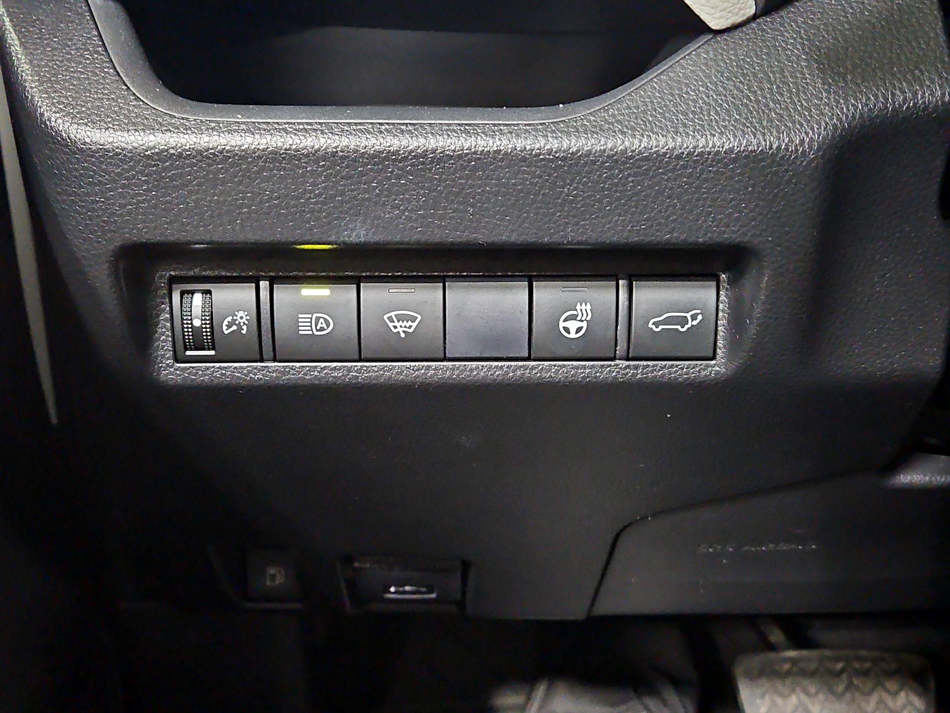 Thumbnail: 2019 Toyota RAV4 - 13