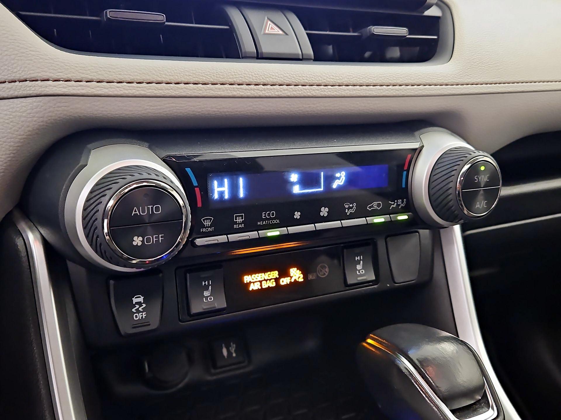 Thumbnail: 2019 Toyota RAV4 - 16