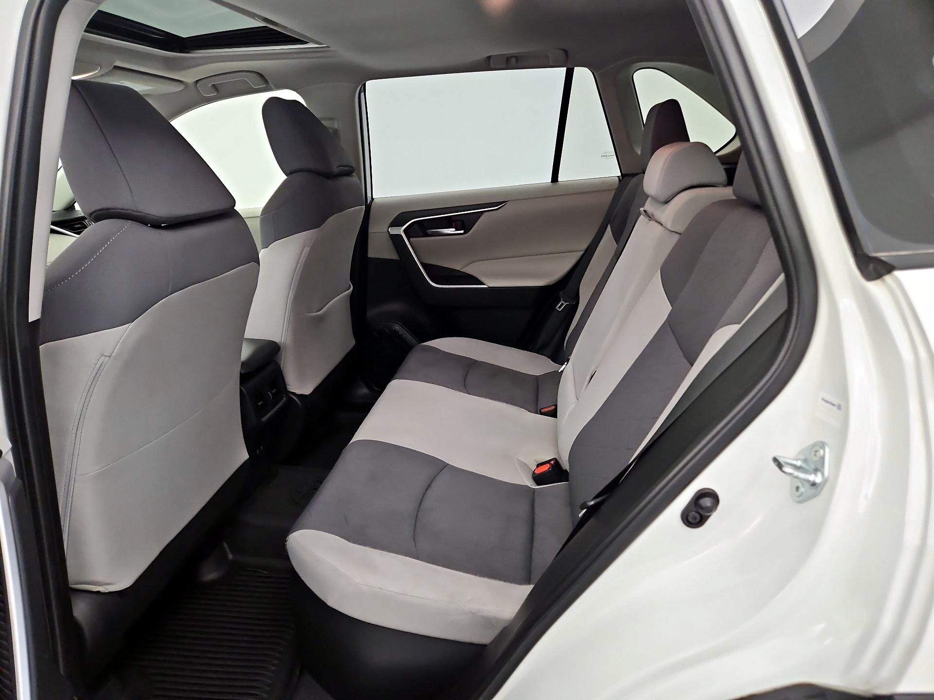 Thumbnail: 2019 Toyota RAV4 - 20