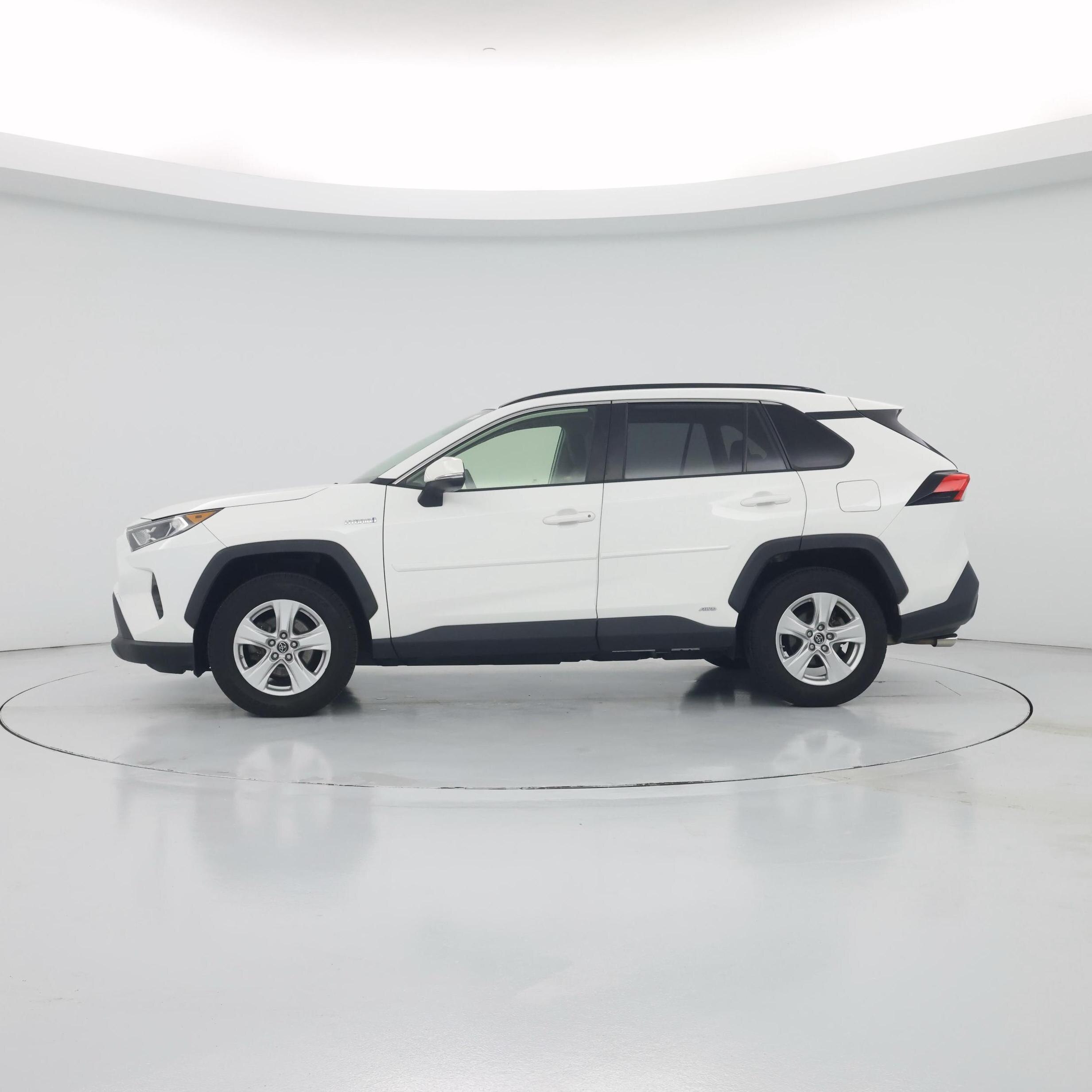 Thumbnail: 2019 Toyota RAV4 - 3