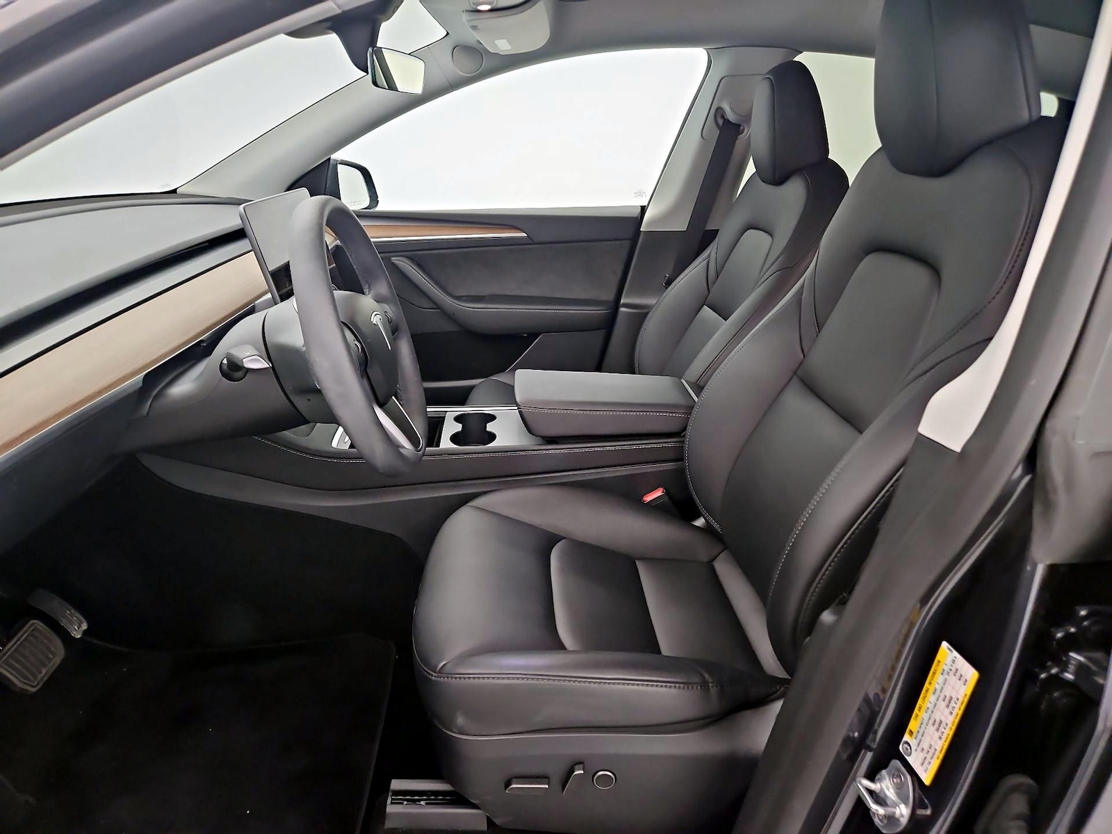 2024 Tesla Model Y Long Range - Photo 12