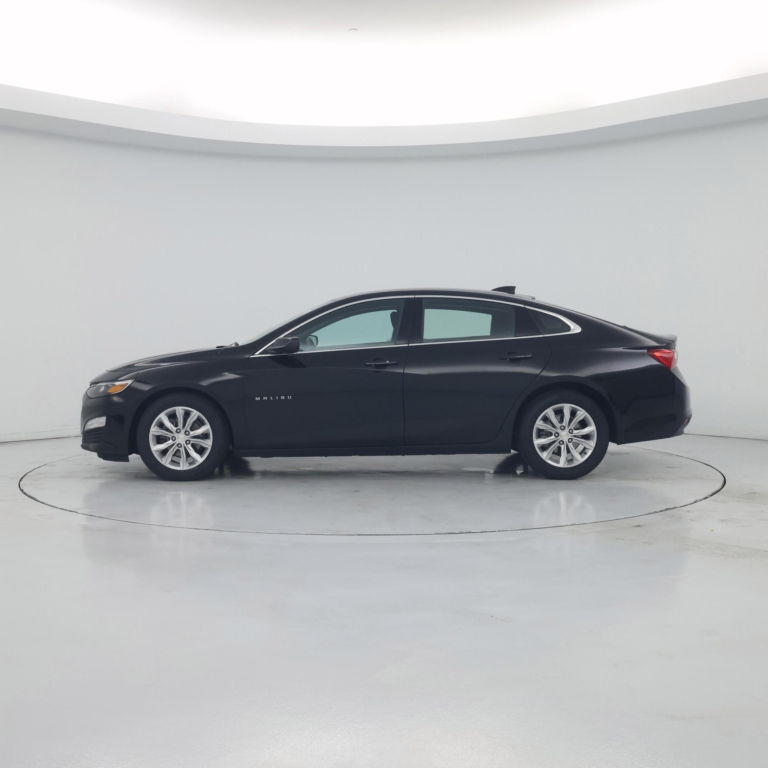 Thumbnail: 2023 Chevrolet Malibu - 3