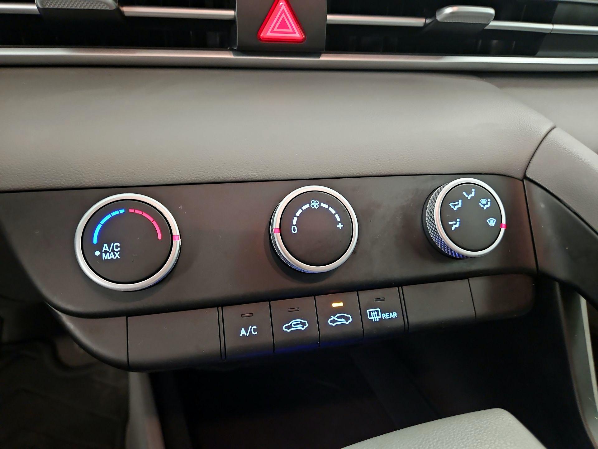 Thumbnail: 2024 Hyundai Elantra - 16