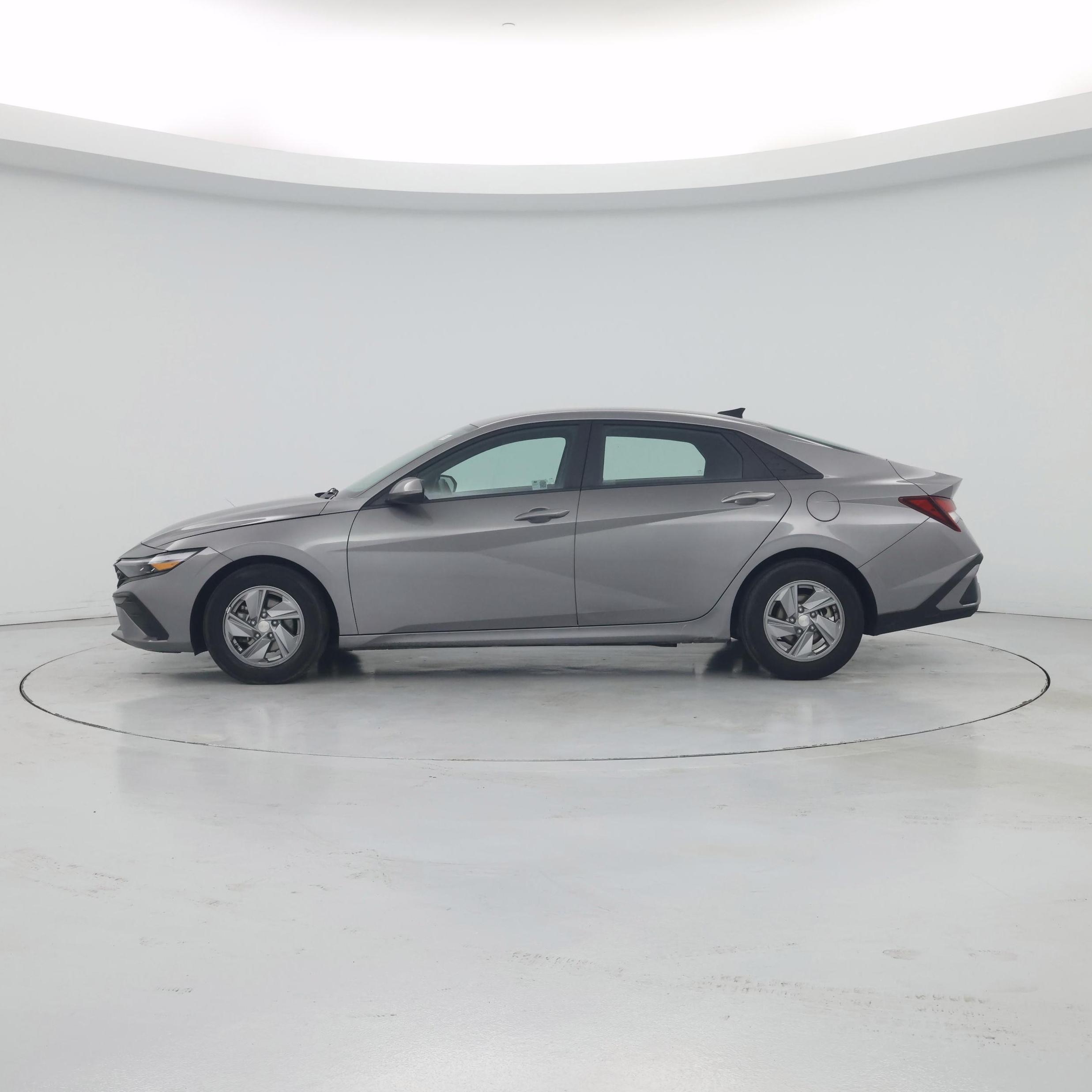 Thumbnail: 2024 Hyundai Elantra - 3