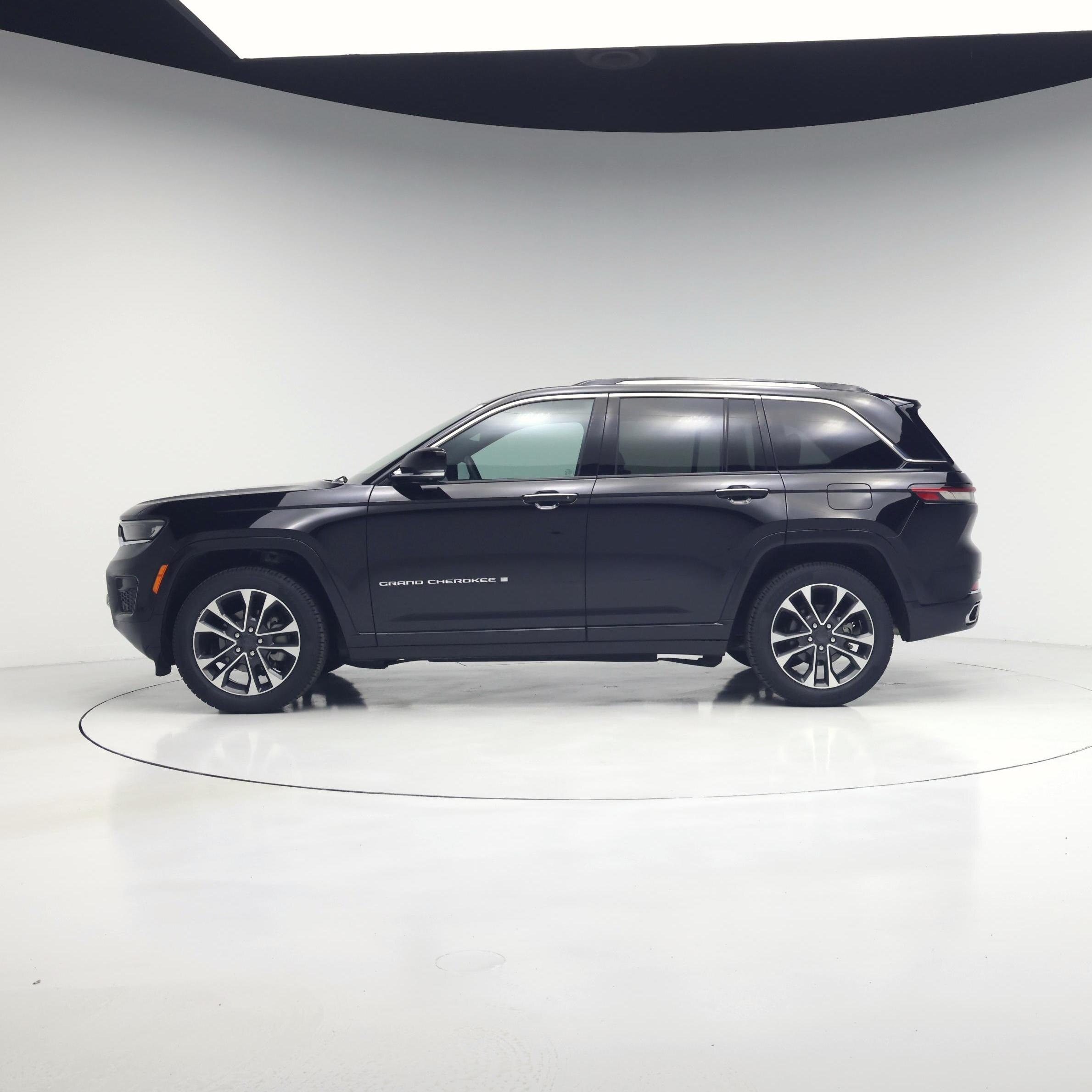 Thumbnail: 2023 Jeep Grand Cherokee - 3