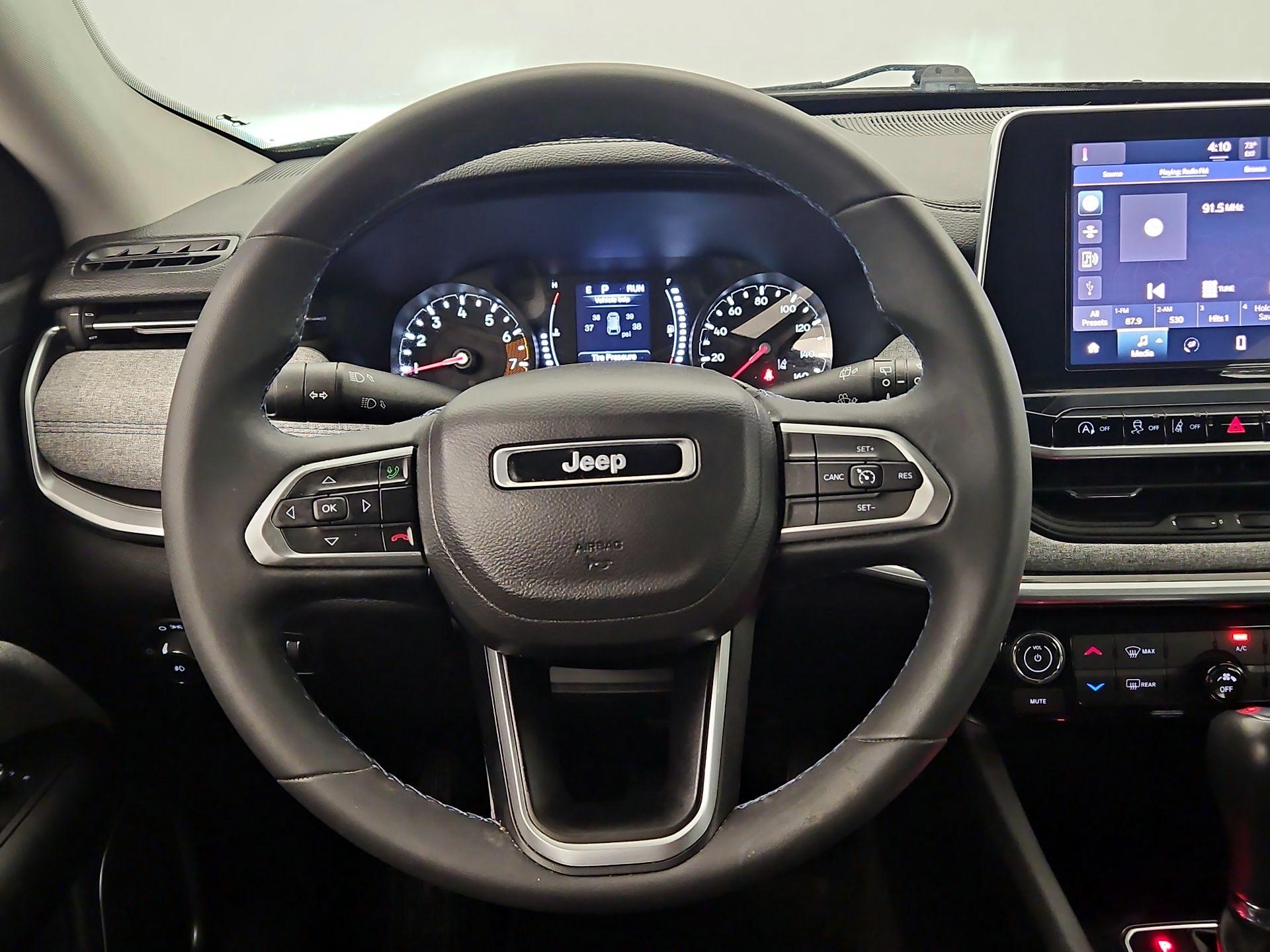 Thumbnail: 2022 Jeep Compass - 10