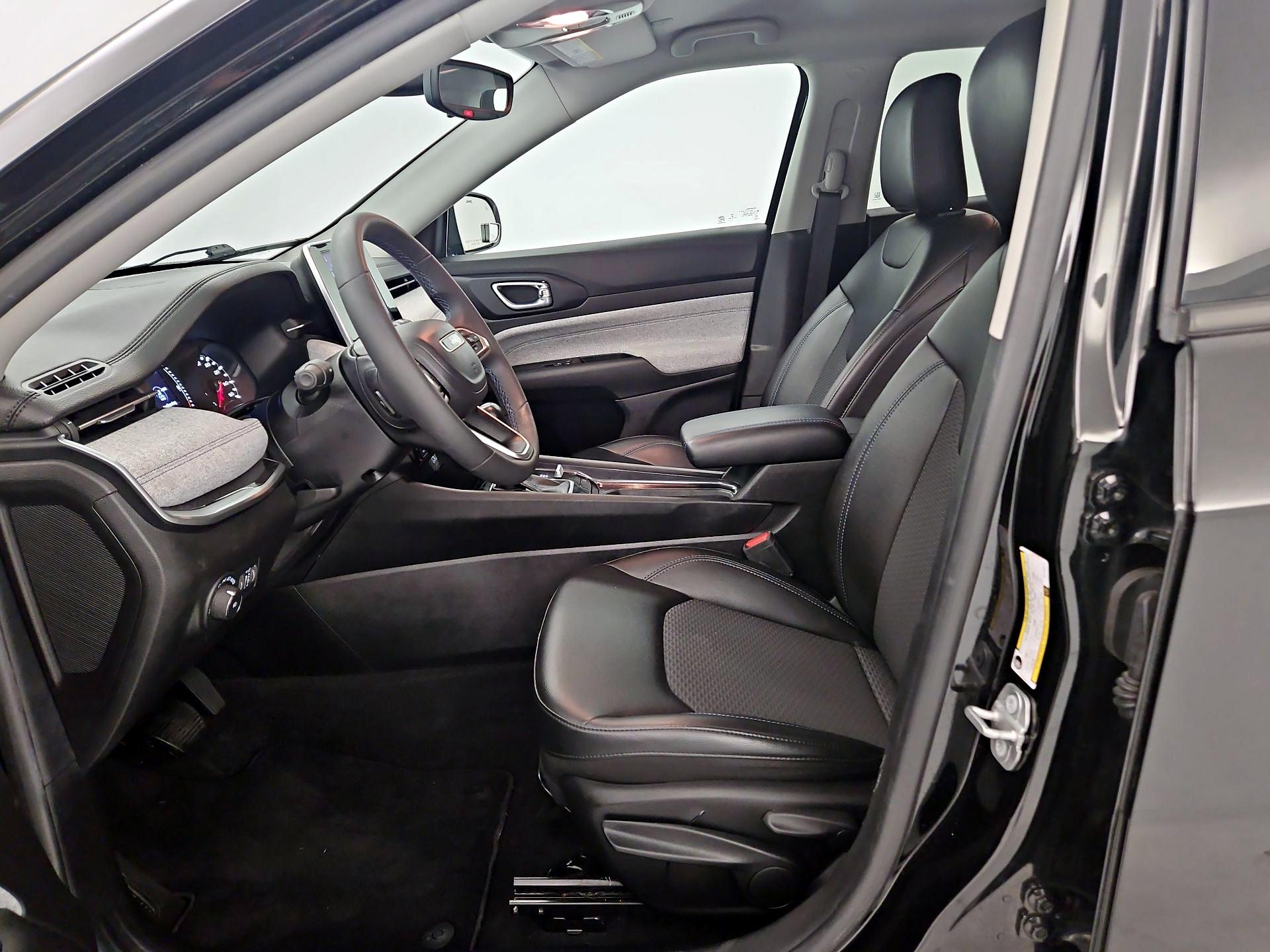 Thumbnail: 2022 Jeep Compass - 11