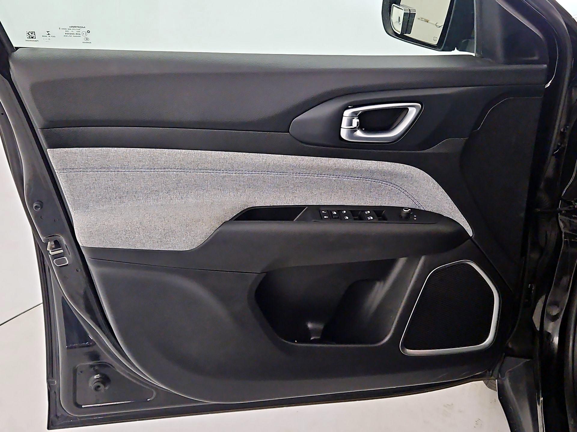 Thumbnail: 2022 Jeep Compass - 12