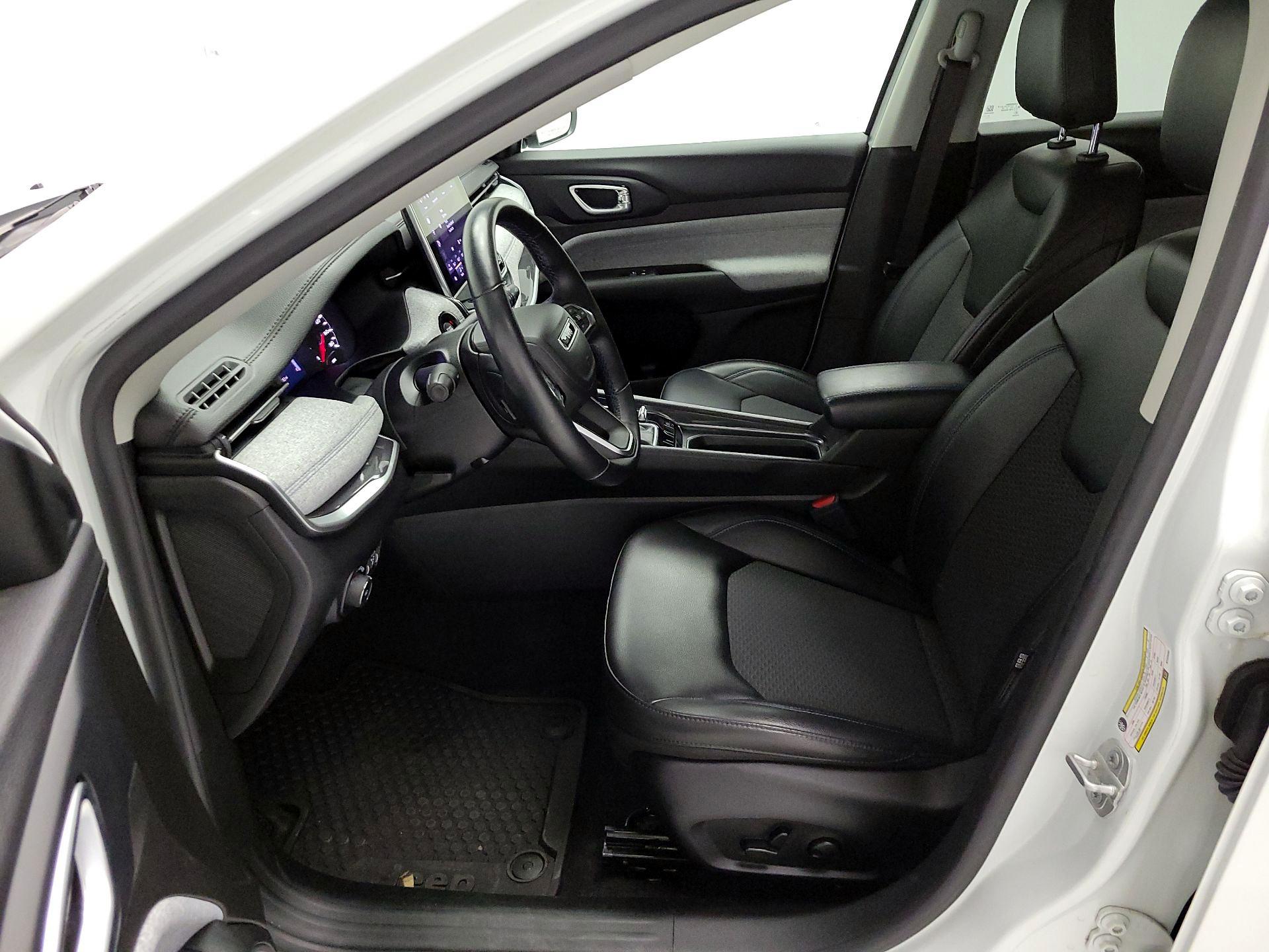 Thumbnail: 2022 Jeep Compass - 11