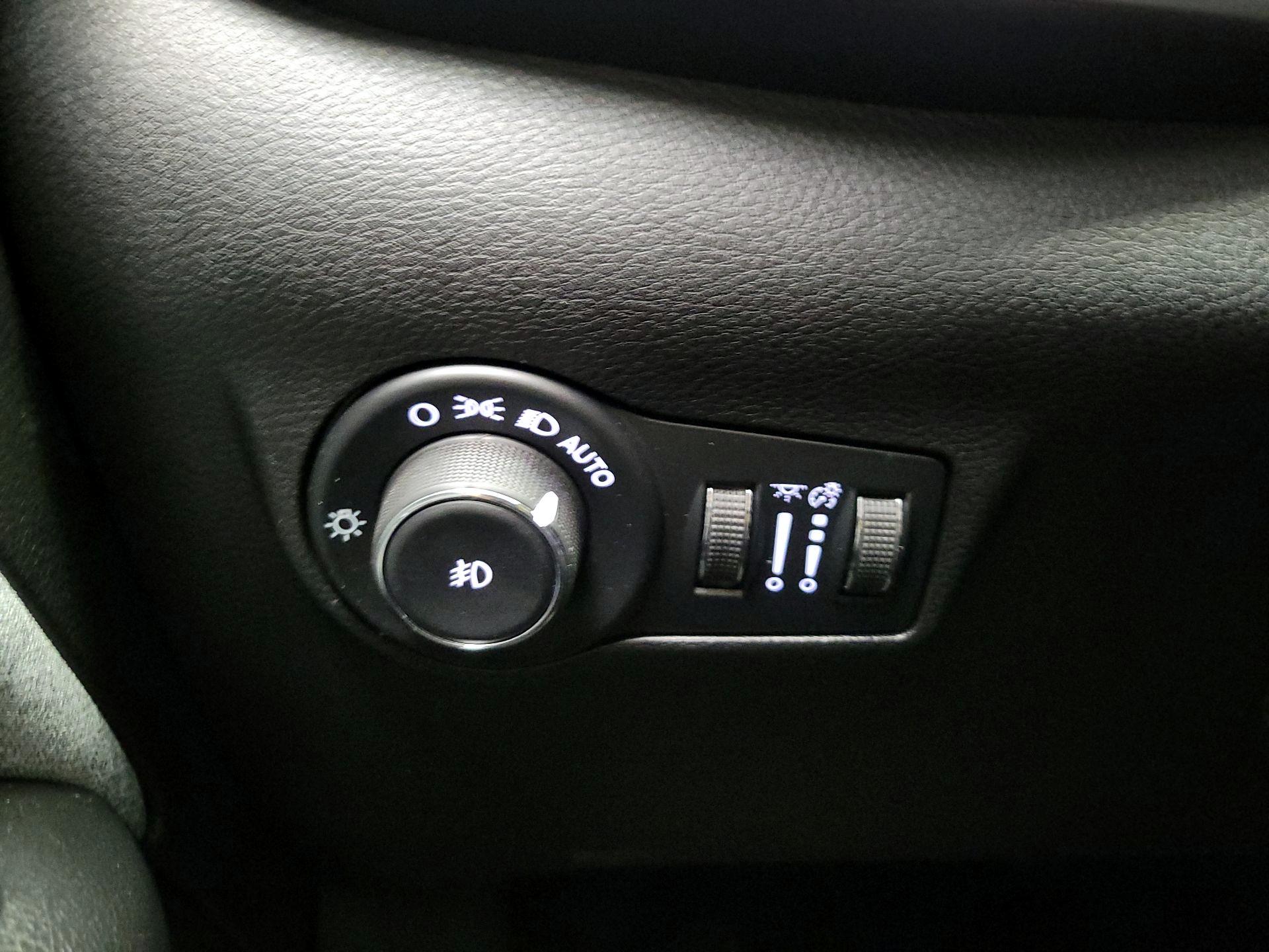 Thumbnail: 2022 Jeep Compass - 13