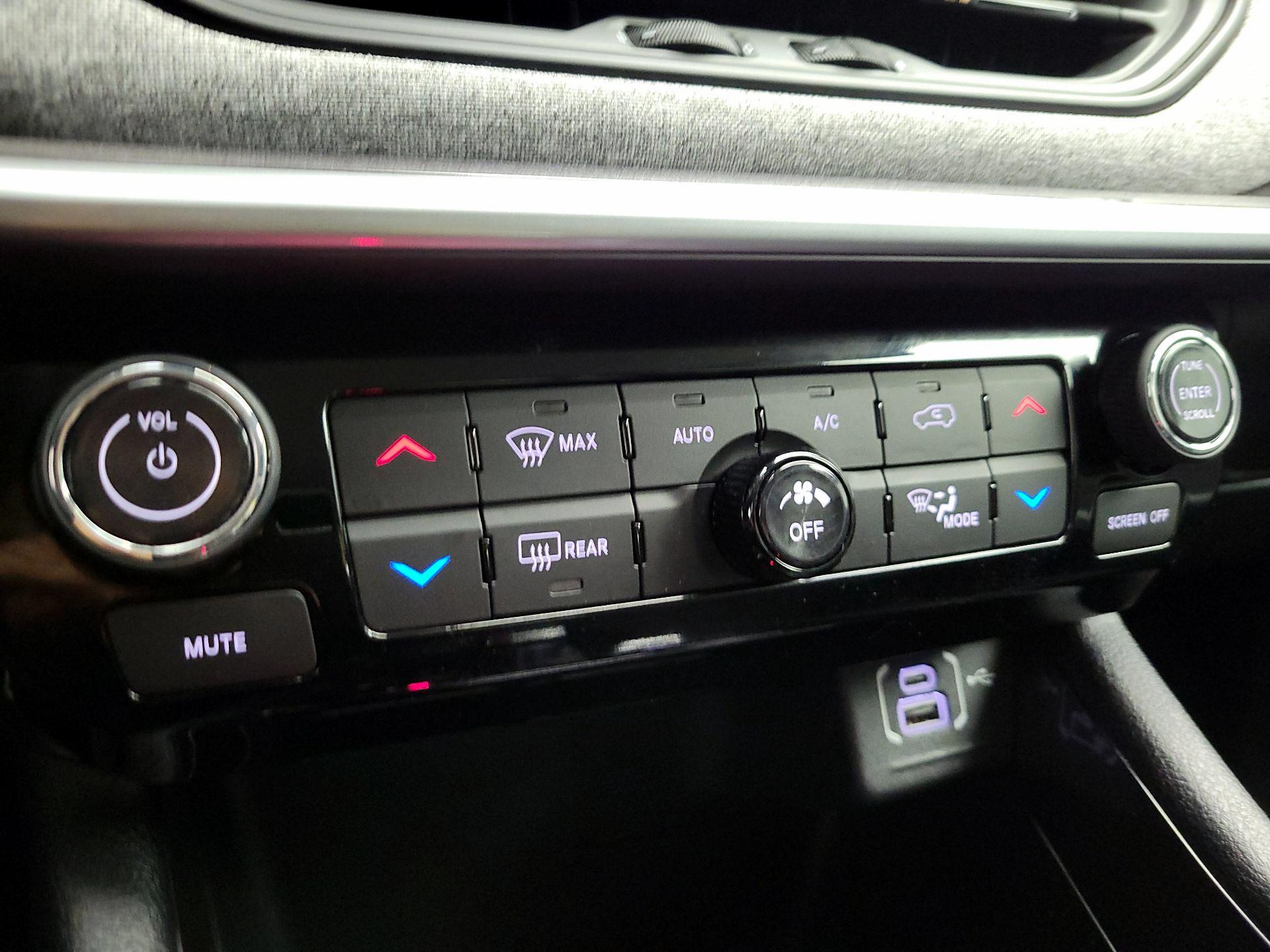 Thumbnail: 2022 Jeep Compass - 16