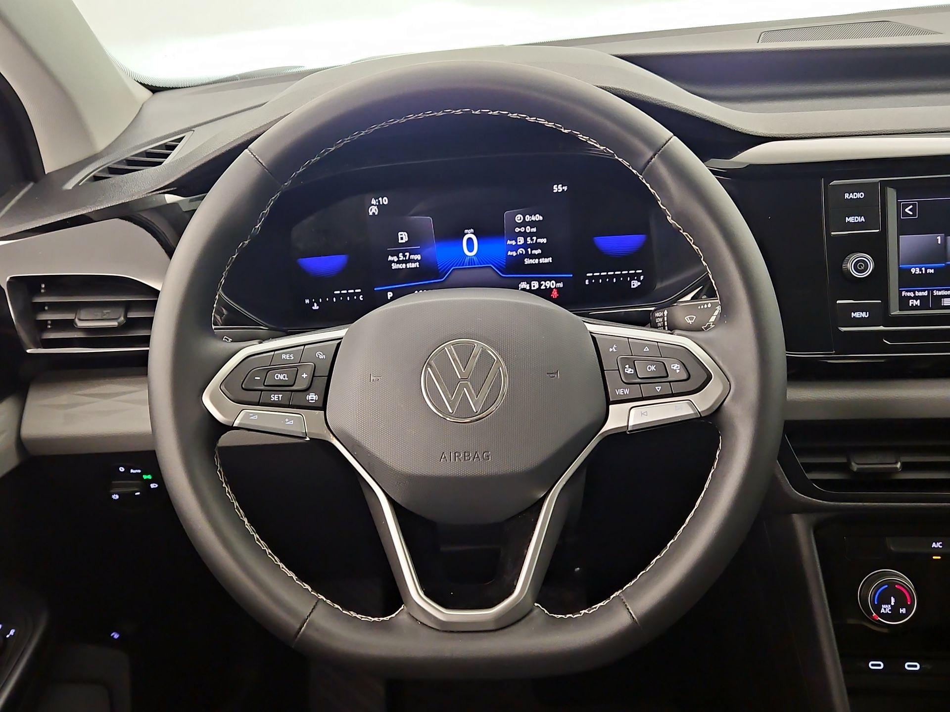 Thumbnail: 2023 Volkswagen Taos - 10