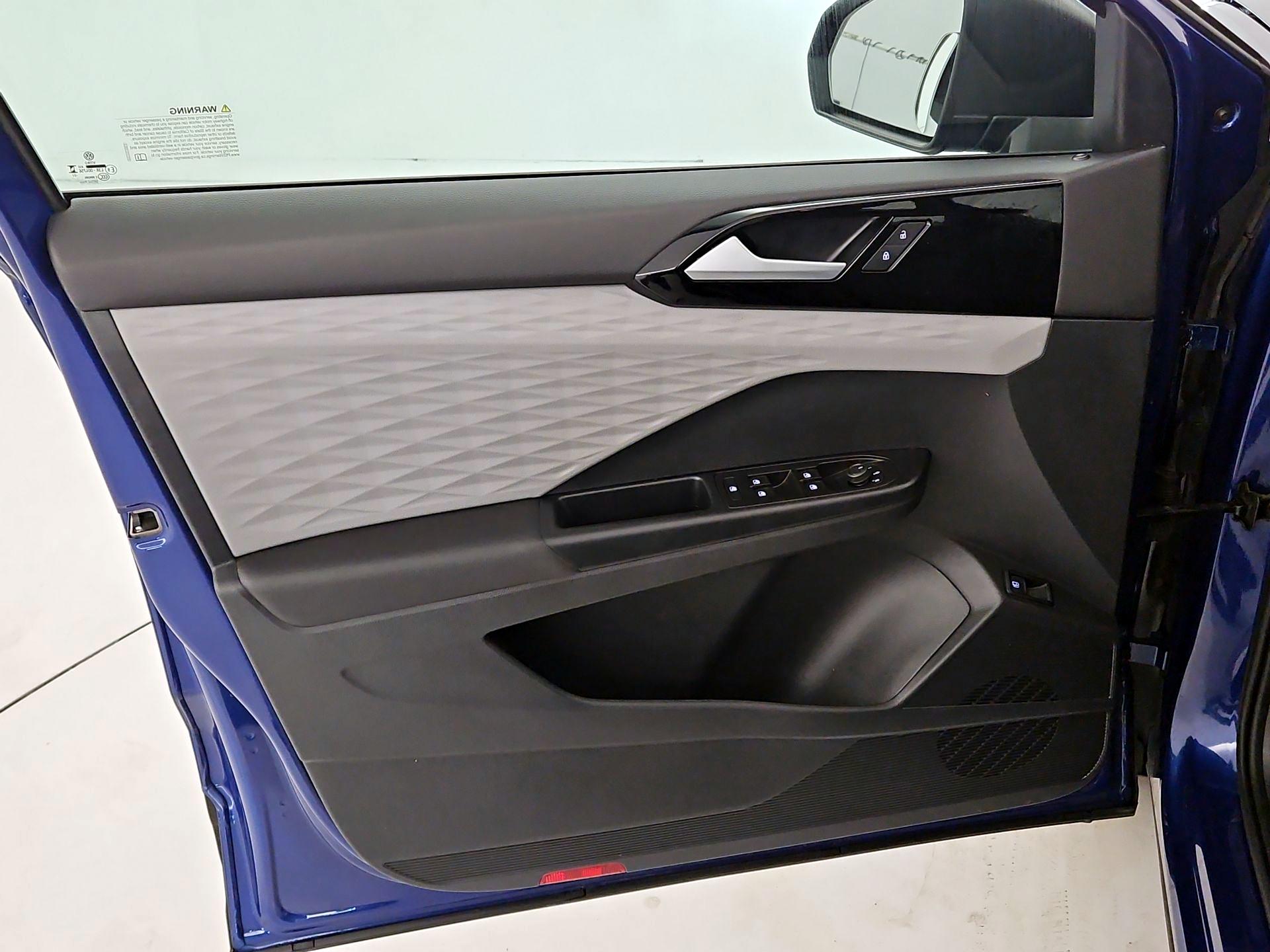 Thumbnail: 2023 Volkswagen Taos - 12