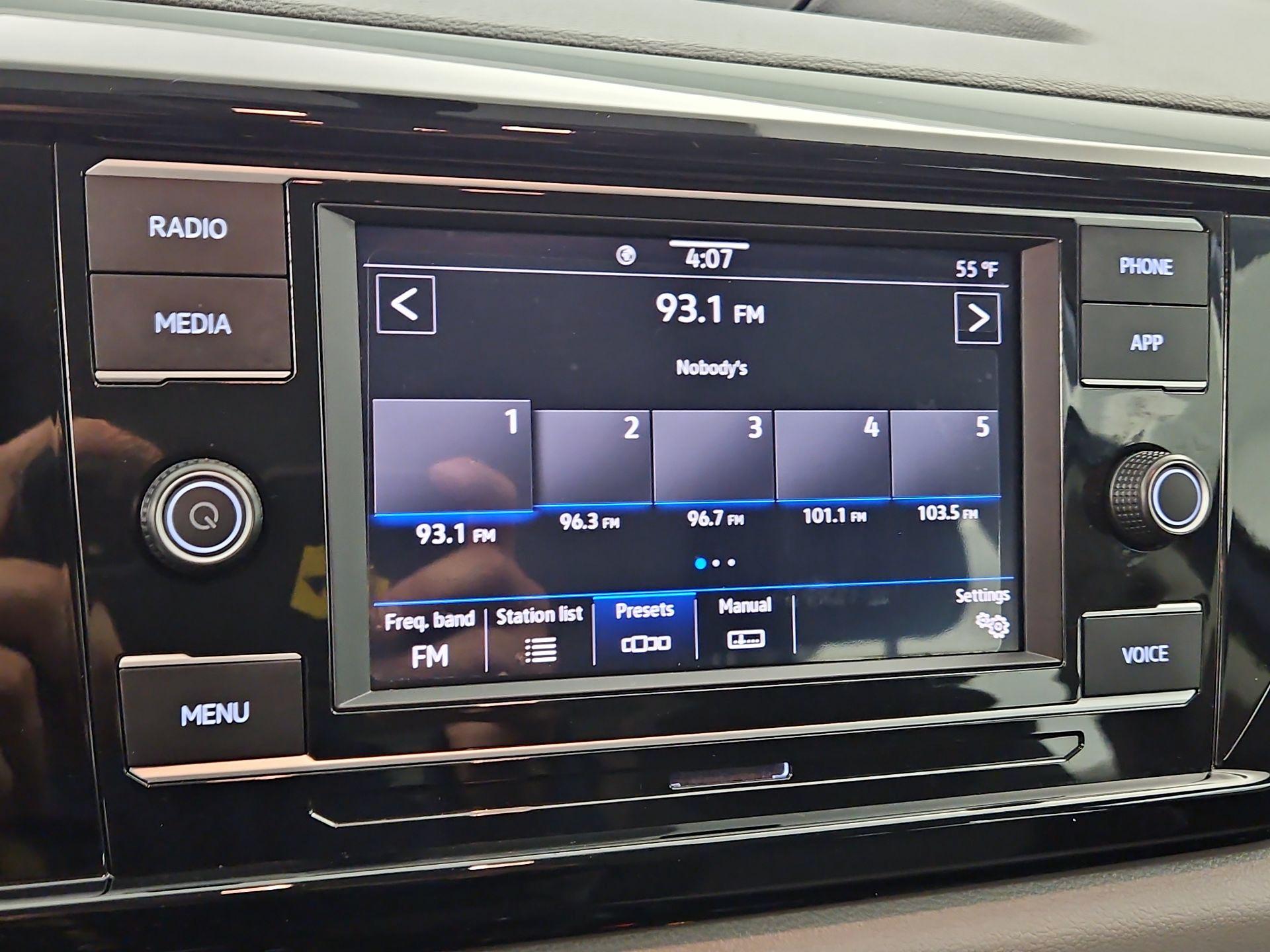 Thumbnail: 2023 Volkswagen Taos - 15