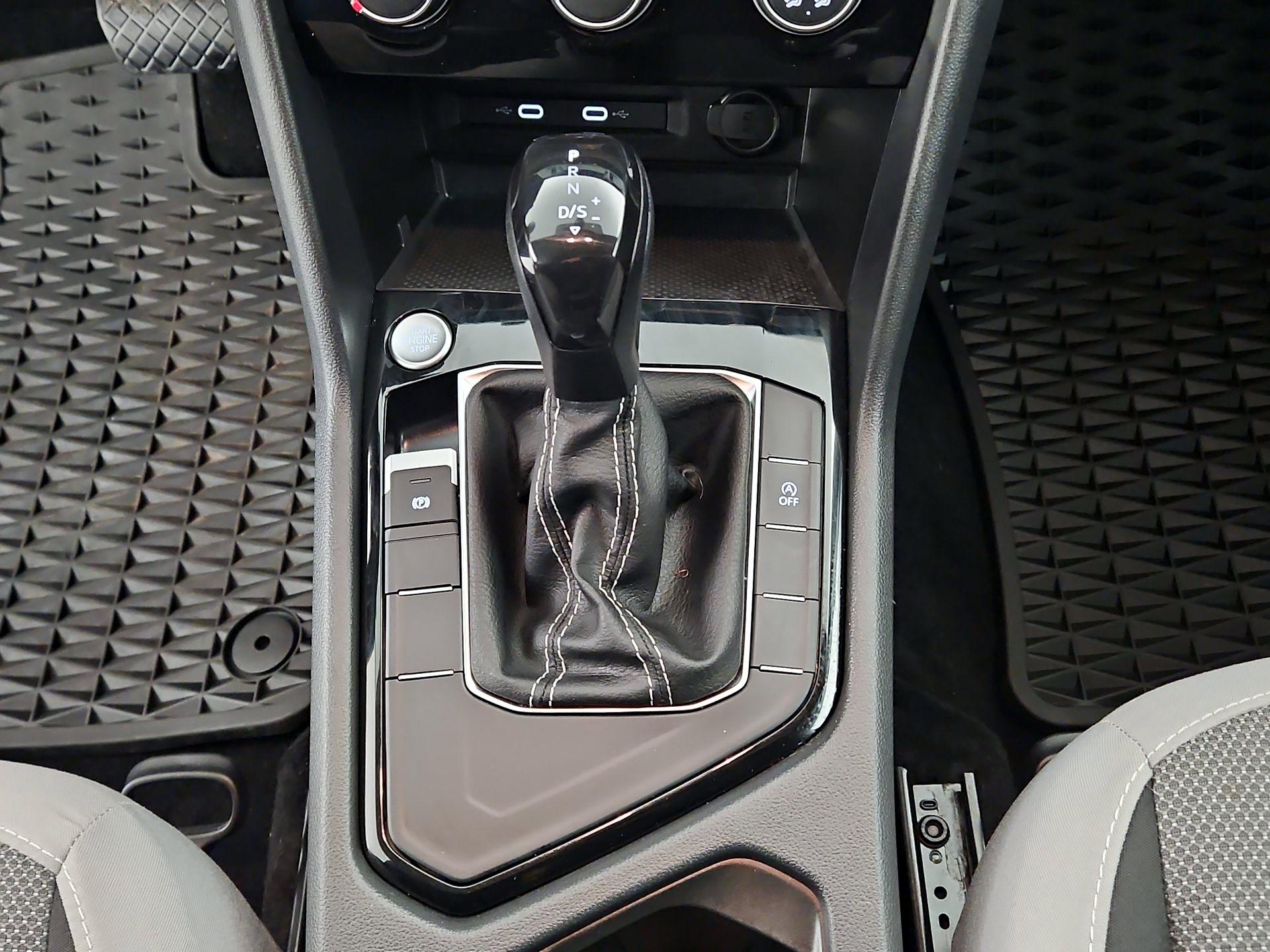 Thumbnail: 2023 Volkswagen Taos - 17