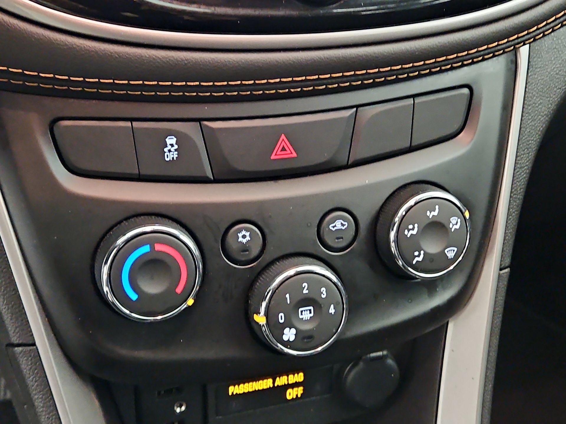 Thumbnail: 2021 Chevrolet Trax - 16