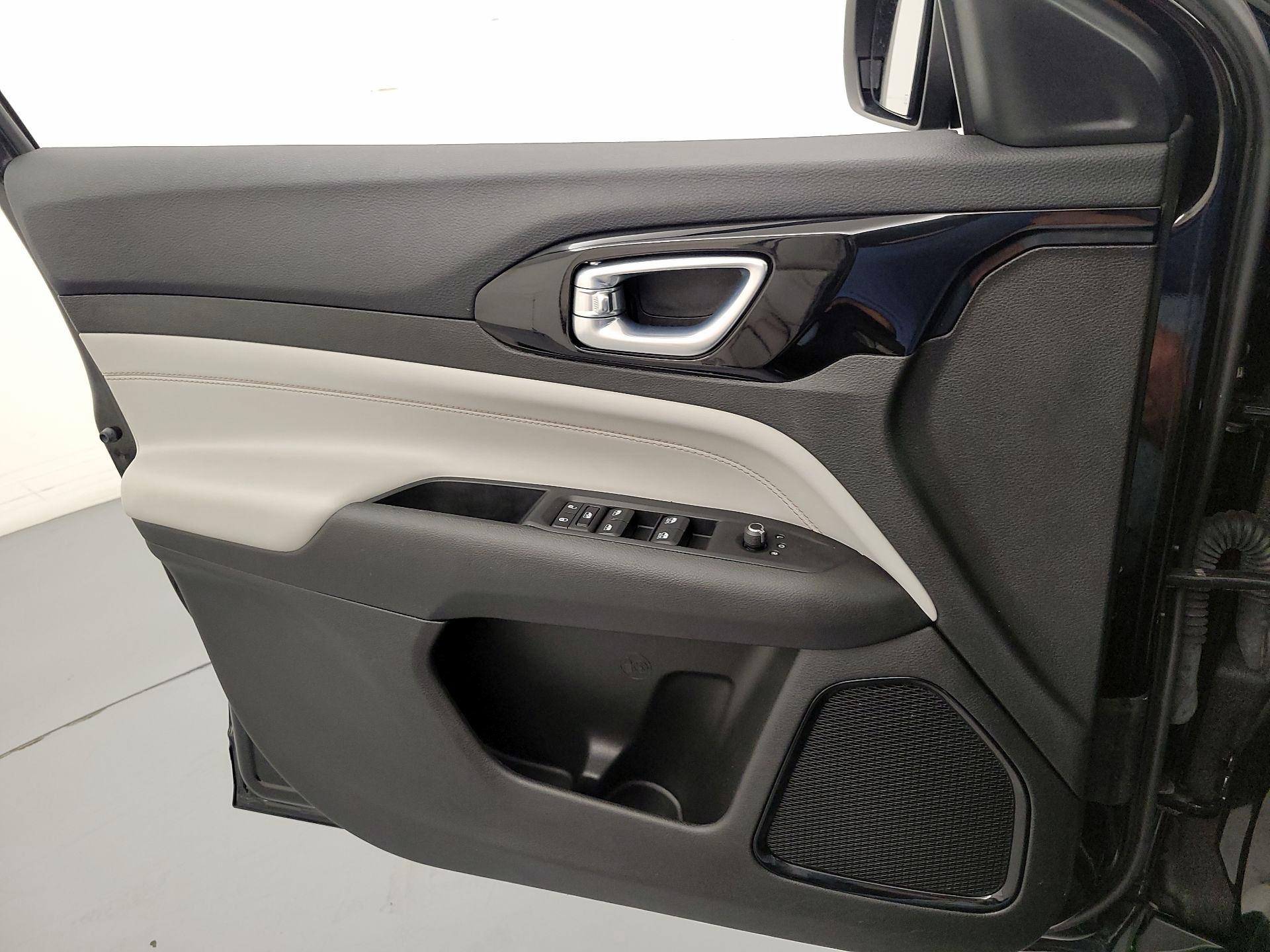 Thumbnail: 2022 Jeep Compass - 12