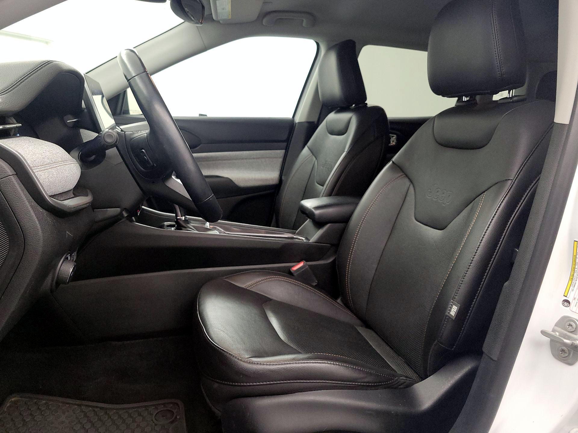 Thumbnail: 2022 Jeep Compass - 11