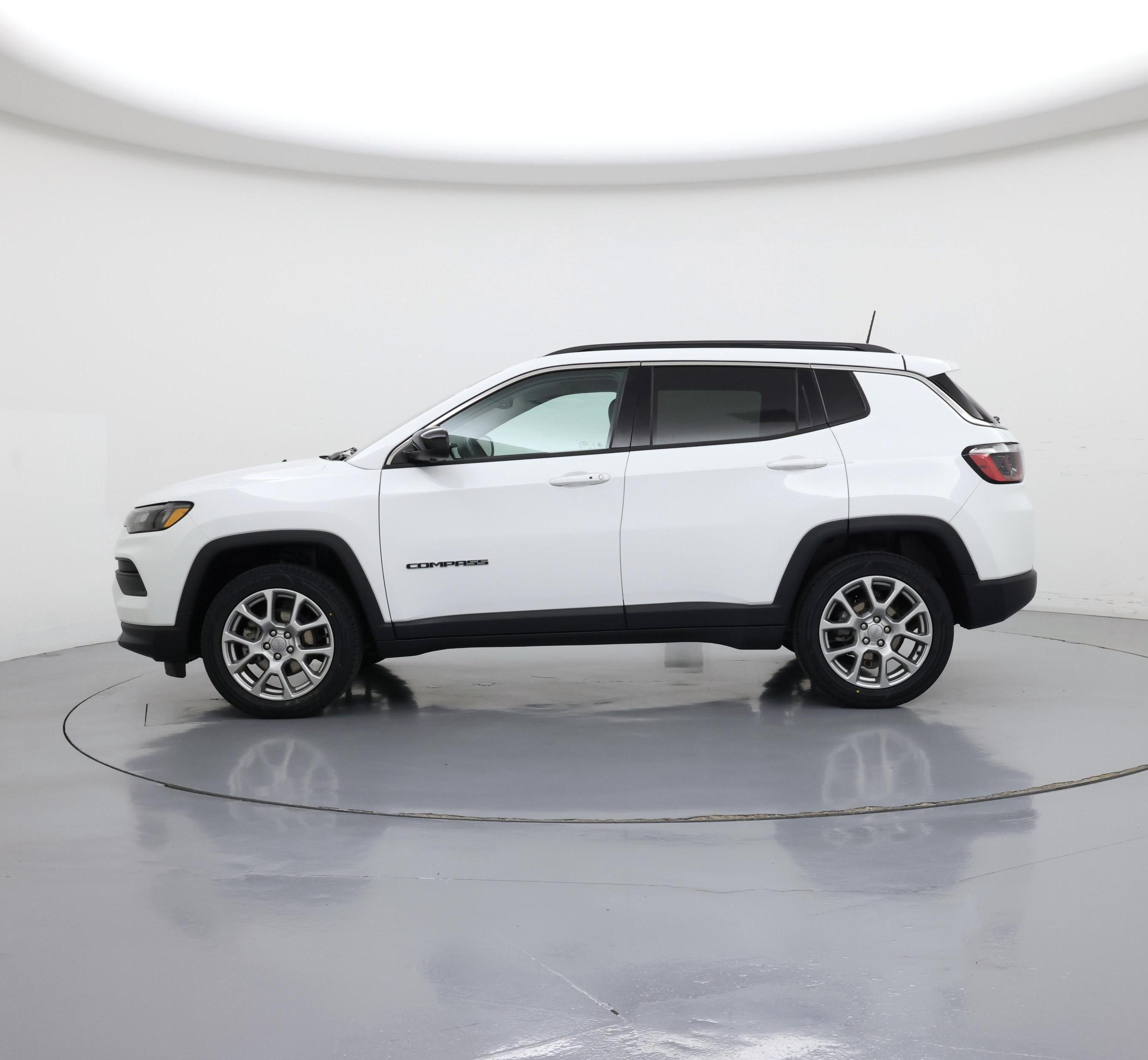 Thumbnail: 2022 Jeep Compass - 3