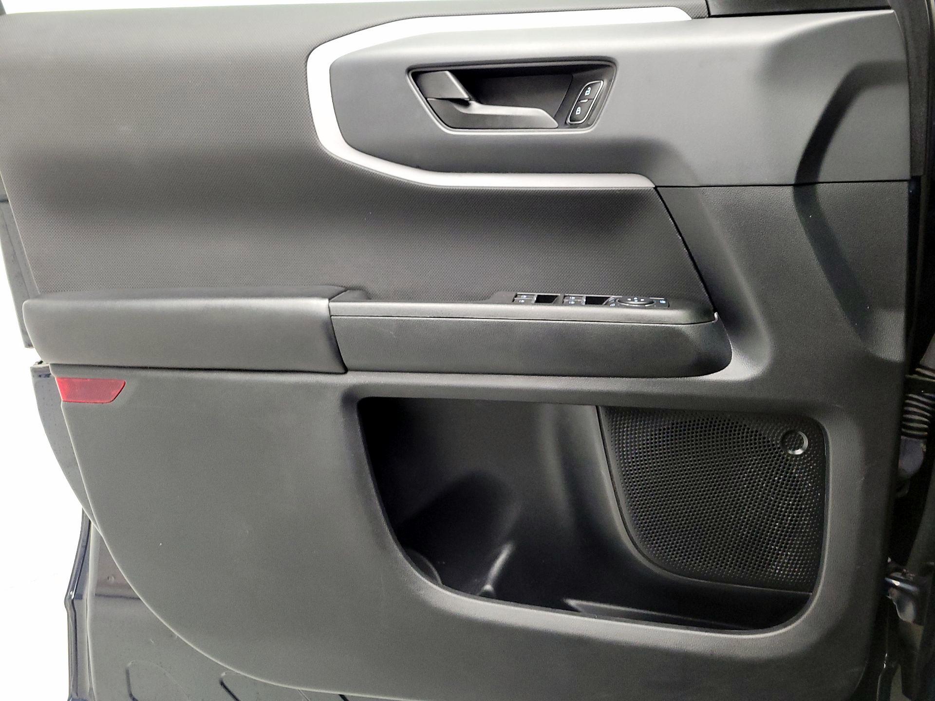 Thumbnail: 2022 Ford Bronco Sport - 12