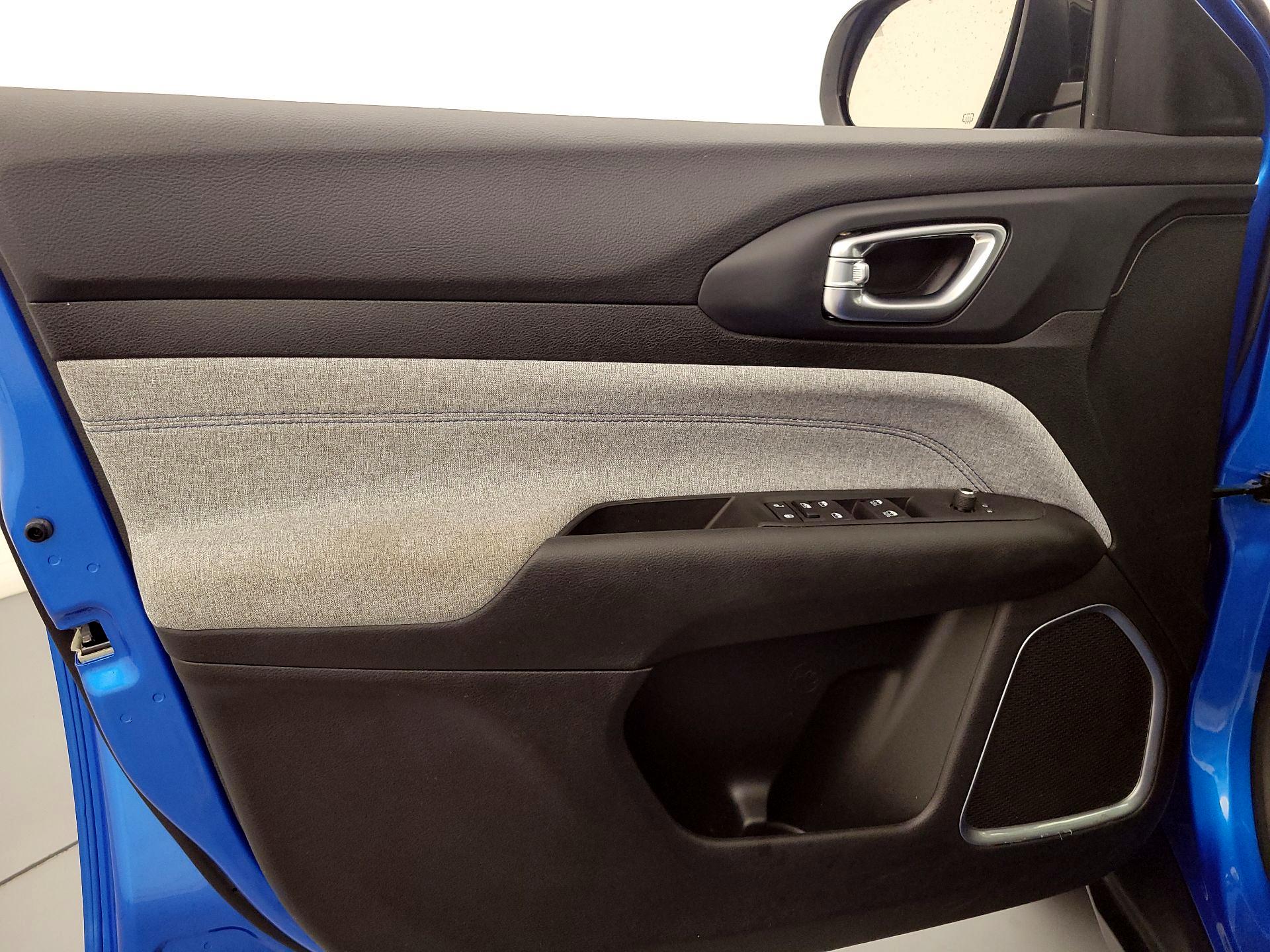 Thumbnail: 2022 Jeep Compass - 12