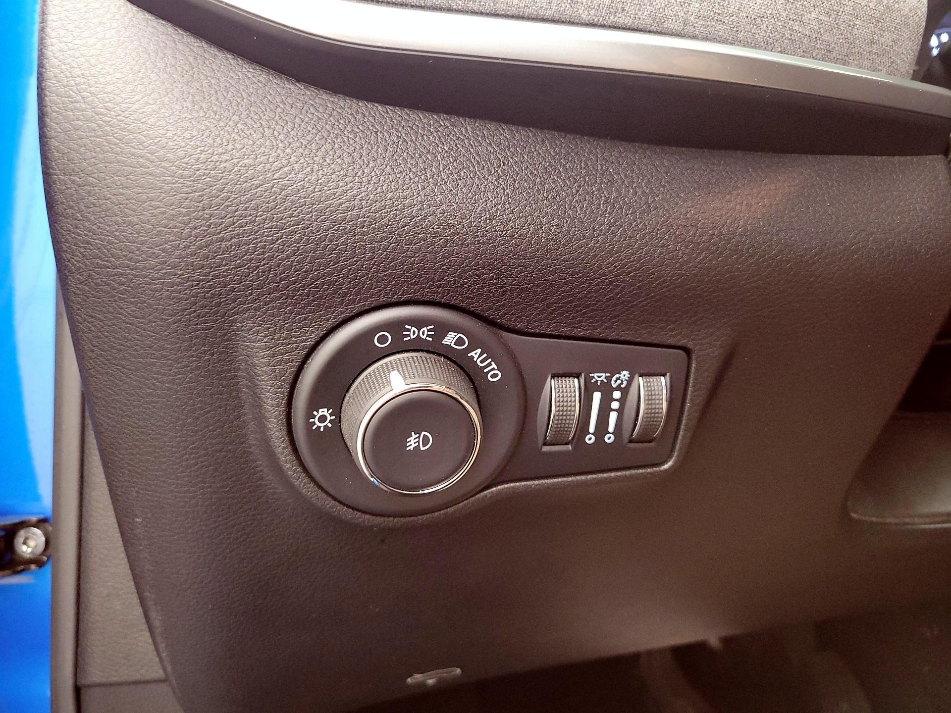 Thumbnail: 2022 Jeep Compass - 13