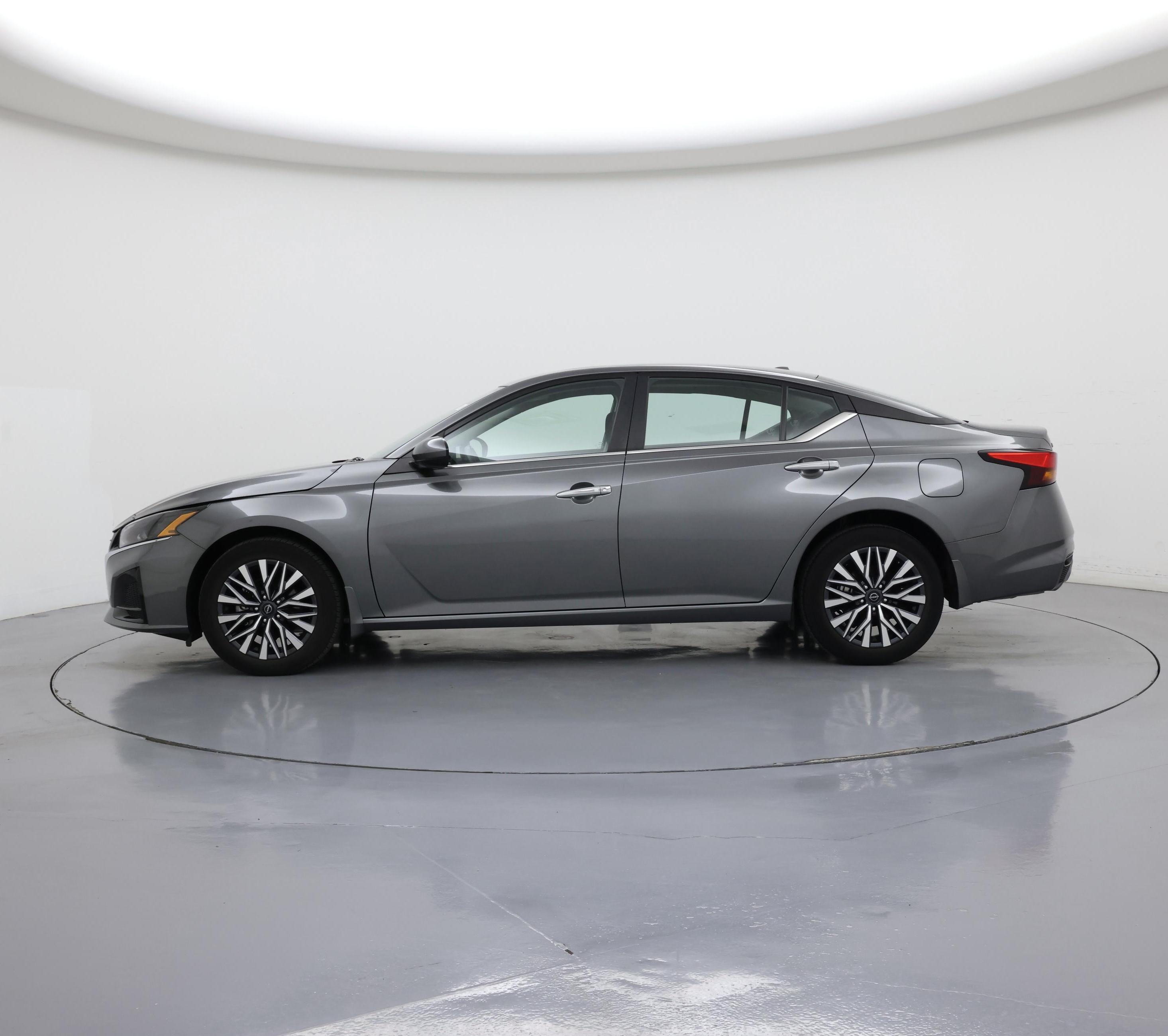 Thumbnail: 2023 Nissan Altima - 3