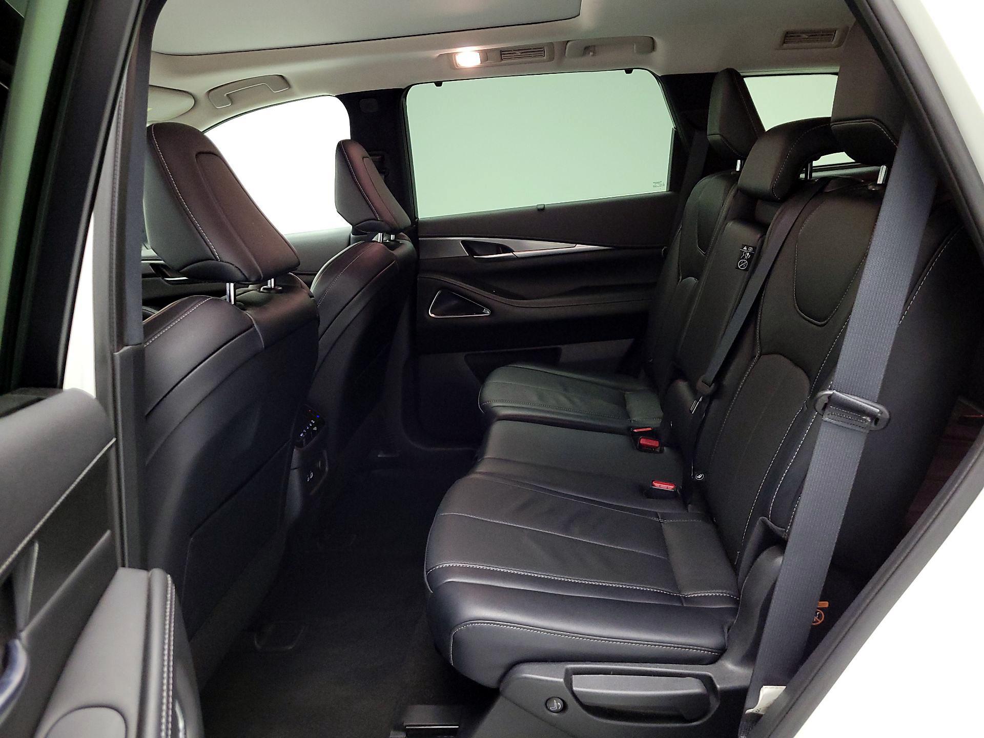 Thumbnail: 2023 INFINITI QX60 - 19