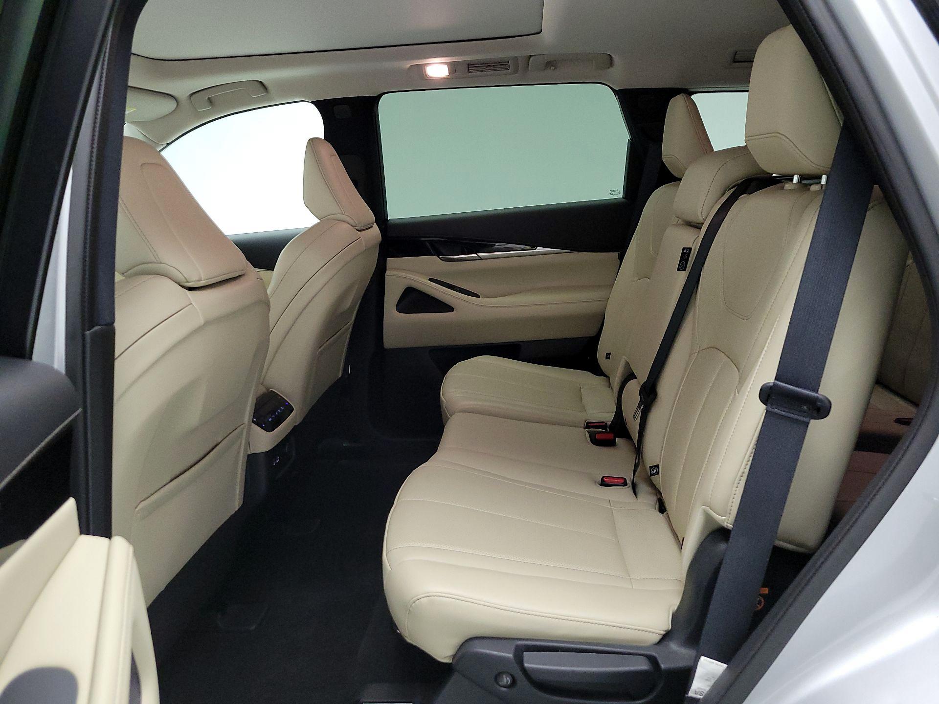 Thumbnail: 2023 INFINITI QX60 - 18