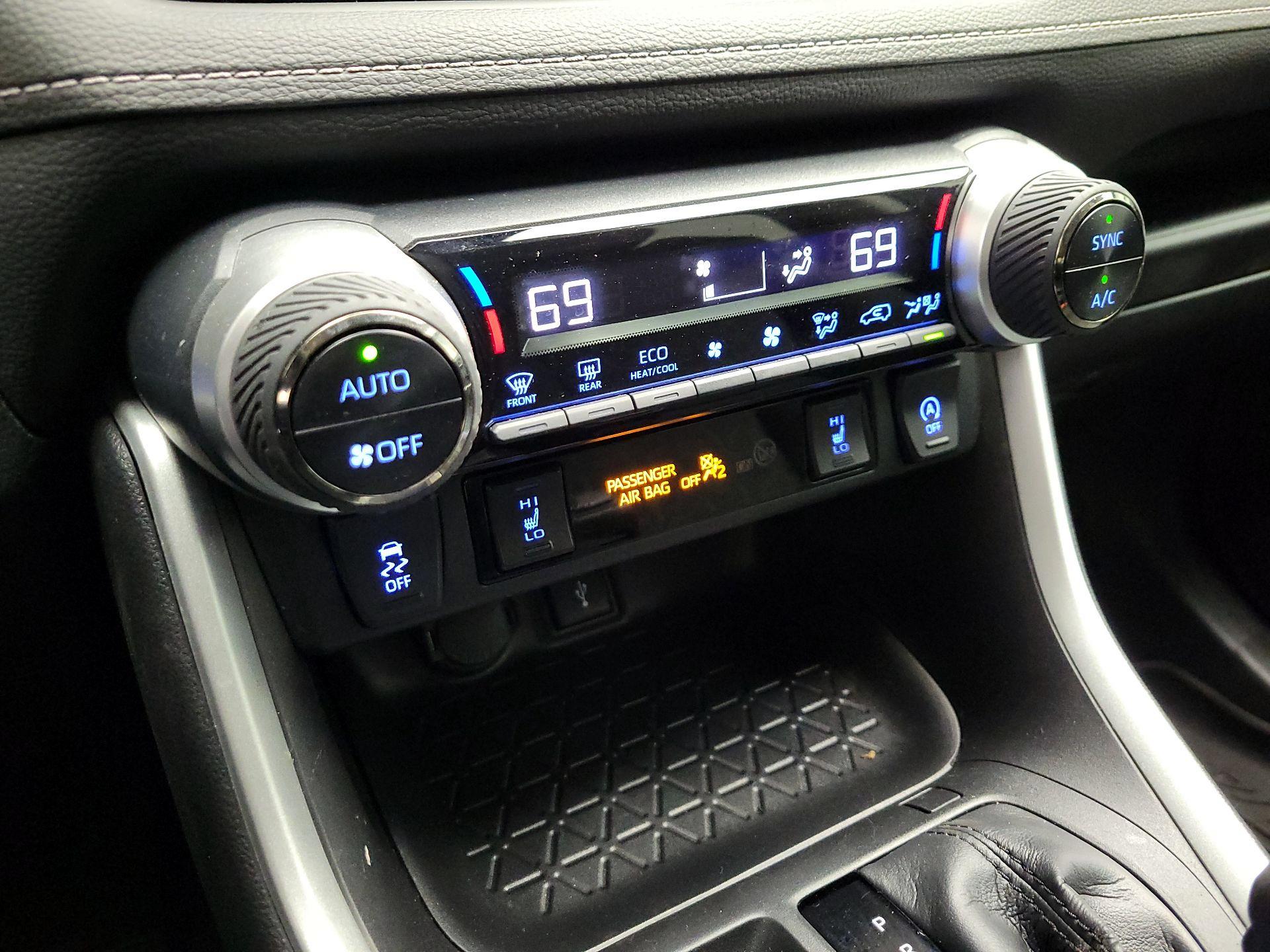 Thumbnail: 2022 Toyota RAV4 - 16