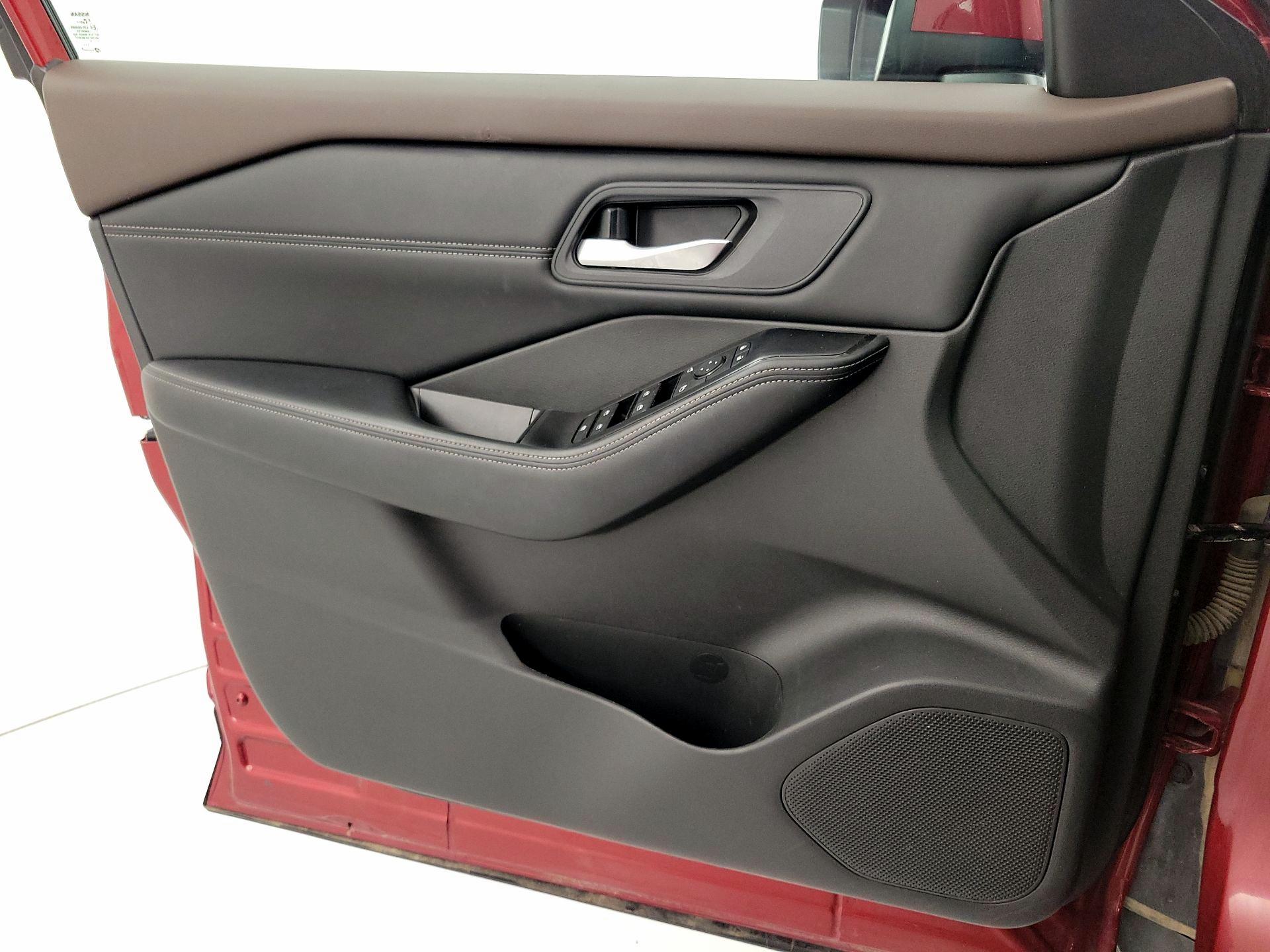 Thumbnail: 2023 Nissan Rogue - 12