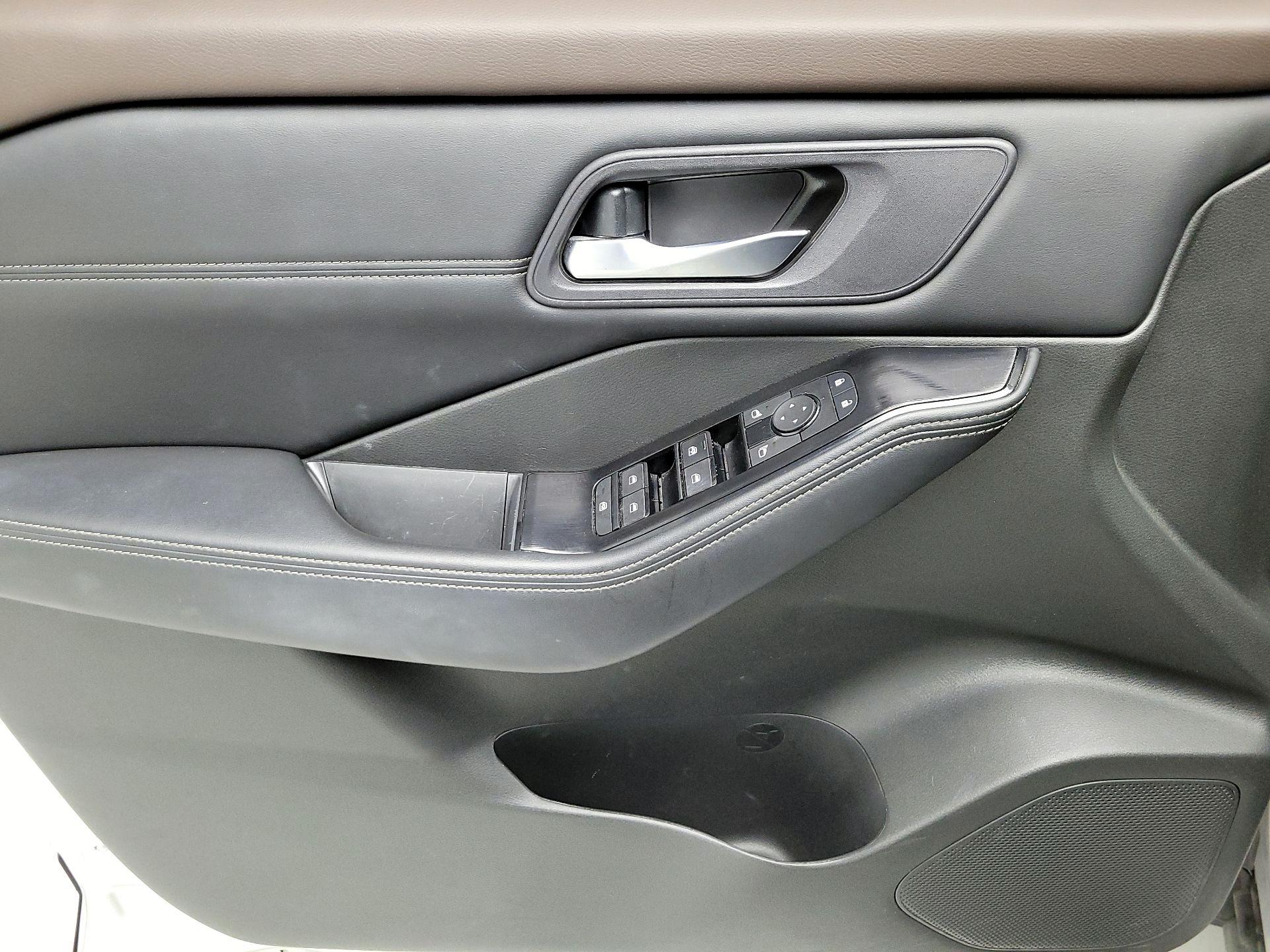 Thumbnail: 2023 Nissan Rogue - 12