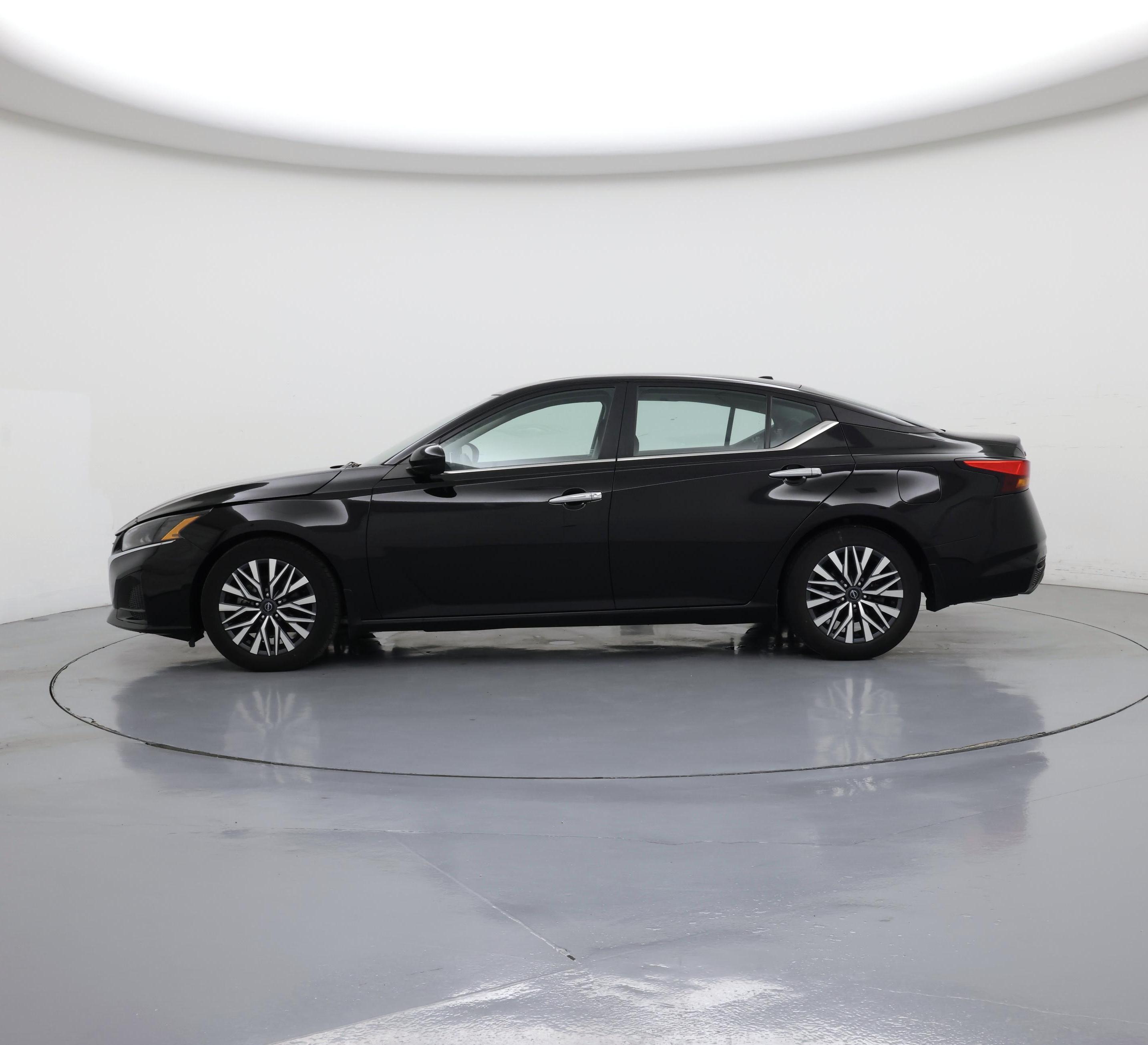 Thumbnail: 2023 Nissan Altima - 3