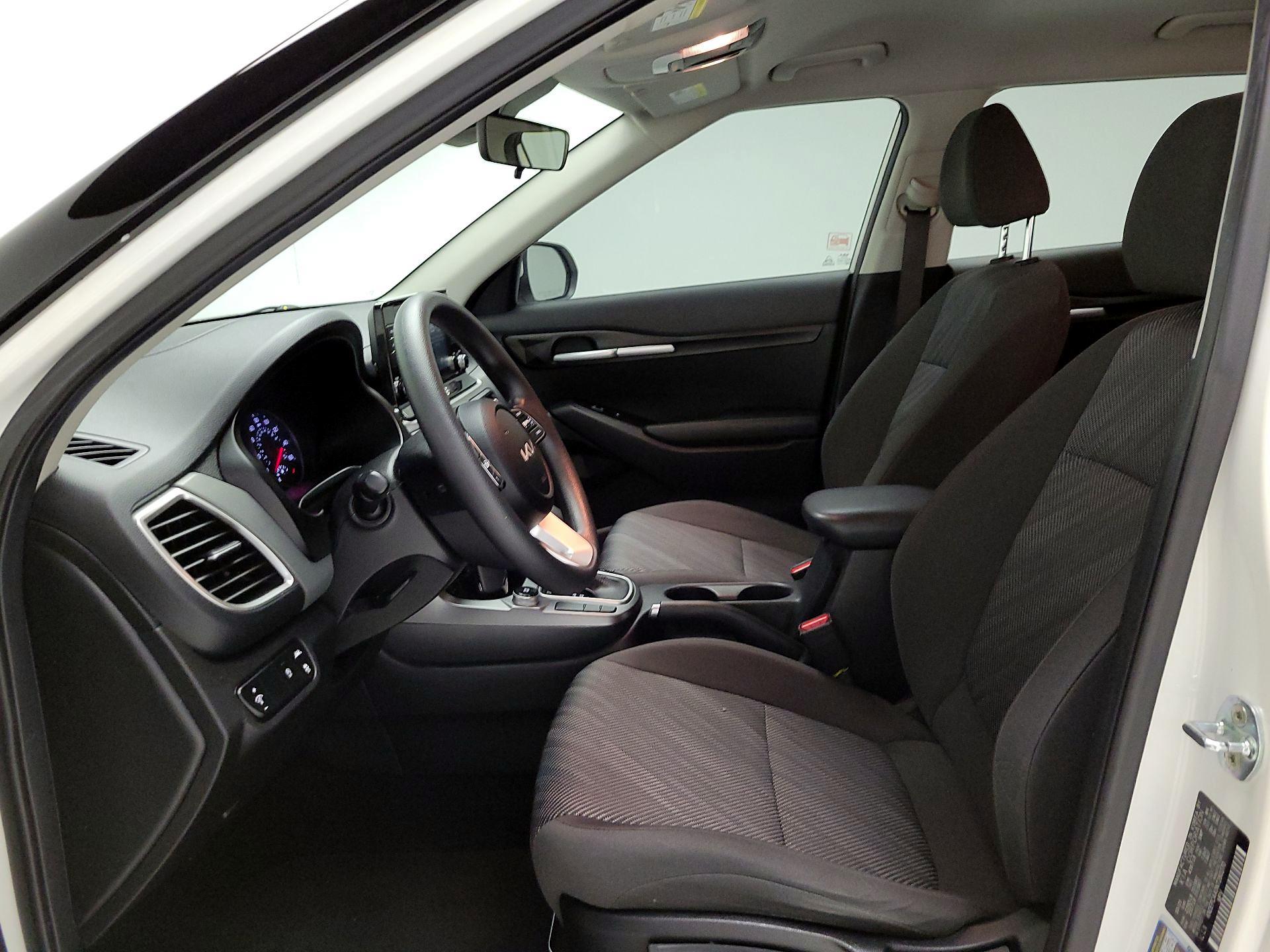 Thumbnail: 2022 Kia Seltos - 11