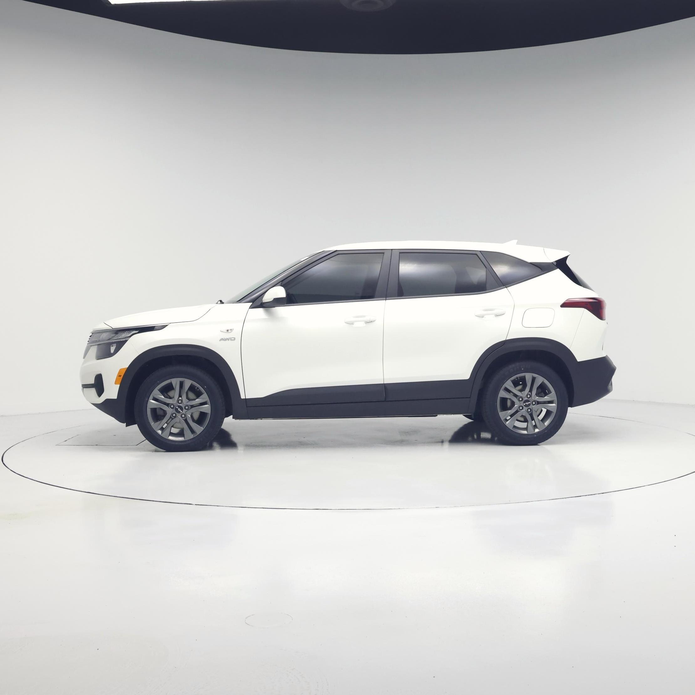 Thumbnail: 2022 Kia Seltos - 3