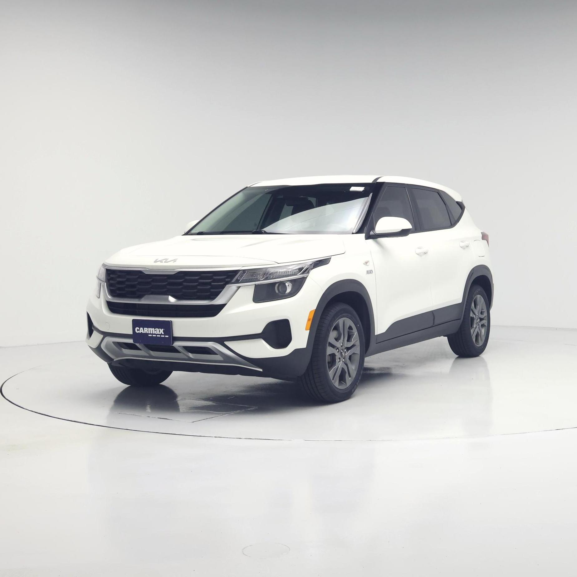 Thumbnail: 2022 Kia Seltos - 4