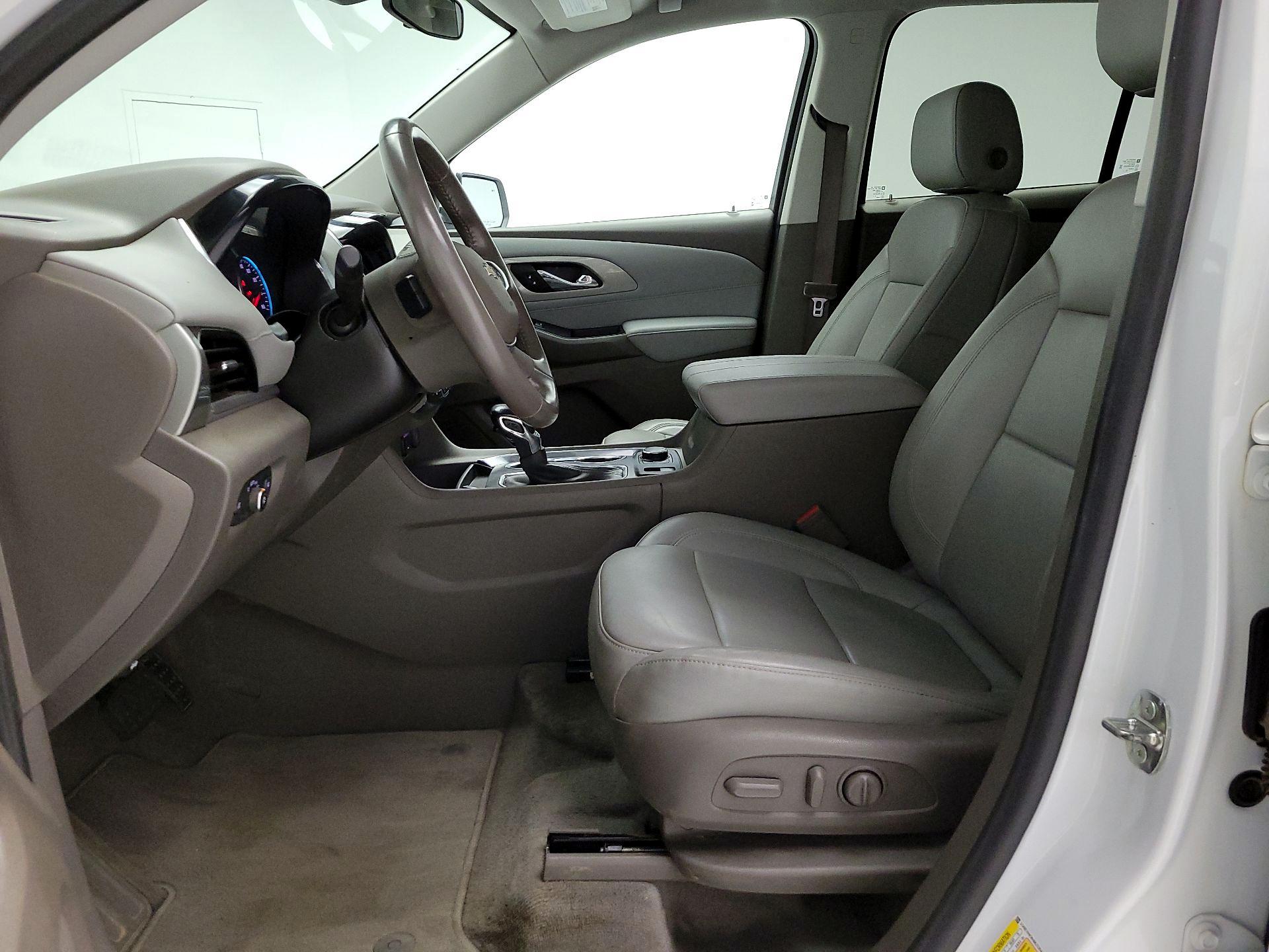 Thumbnail: 2021 Chevrolet Traverse - 11