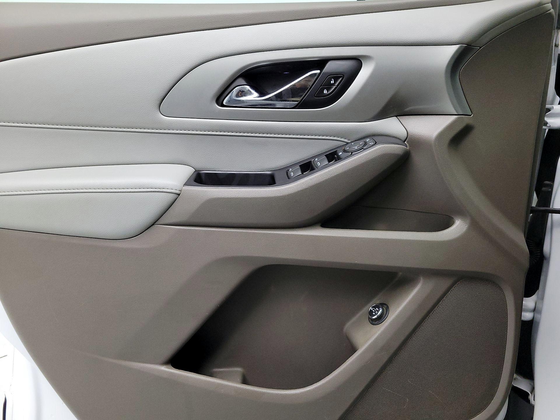 Thumbnail: 2021 Chevrolet Traverse - 12