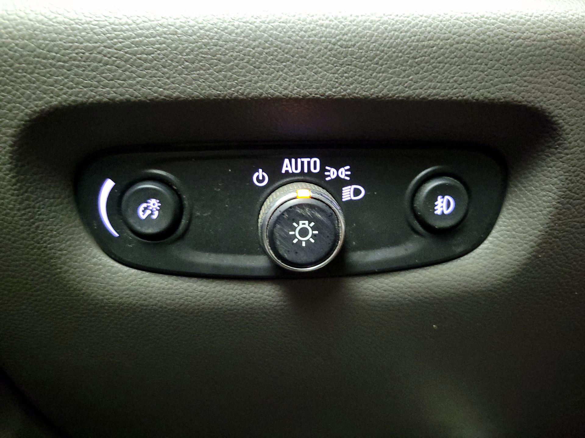 Thumbnail: 2021 Chevrolet Traverse - 13