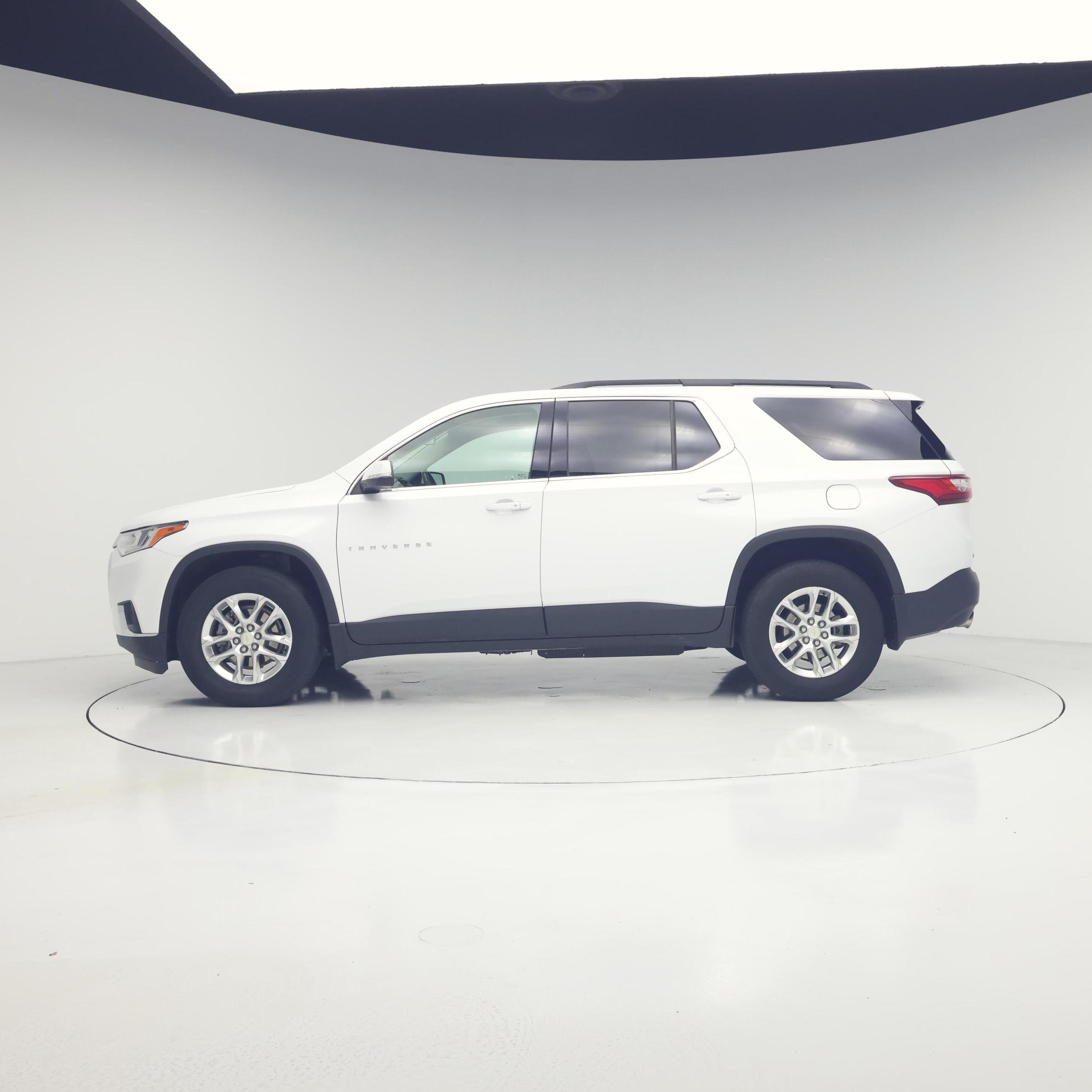 Thumbnail: 2021 Chevrolet Traverse - 3