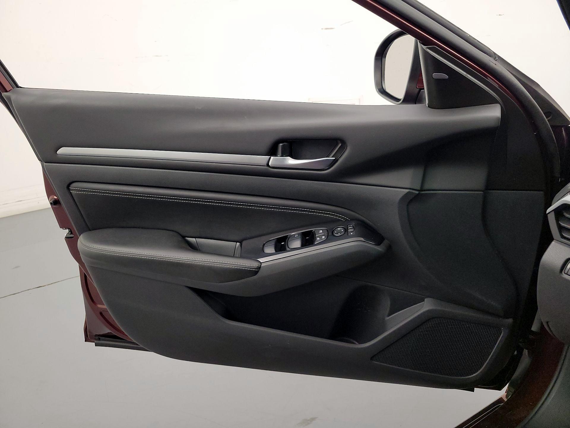 Thumbnail: 2023 Nissan Altima - 12