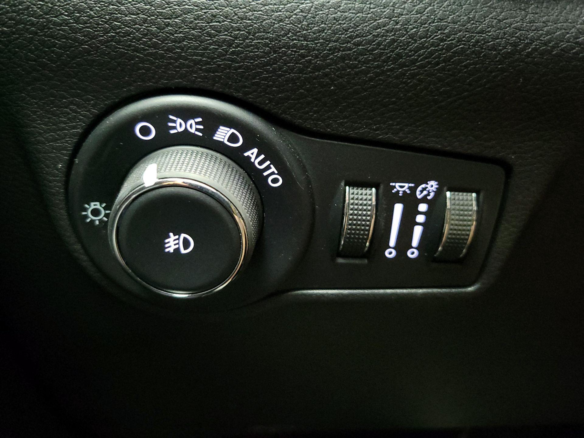 Thumbnail: 2022 Jeep Compass - 13