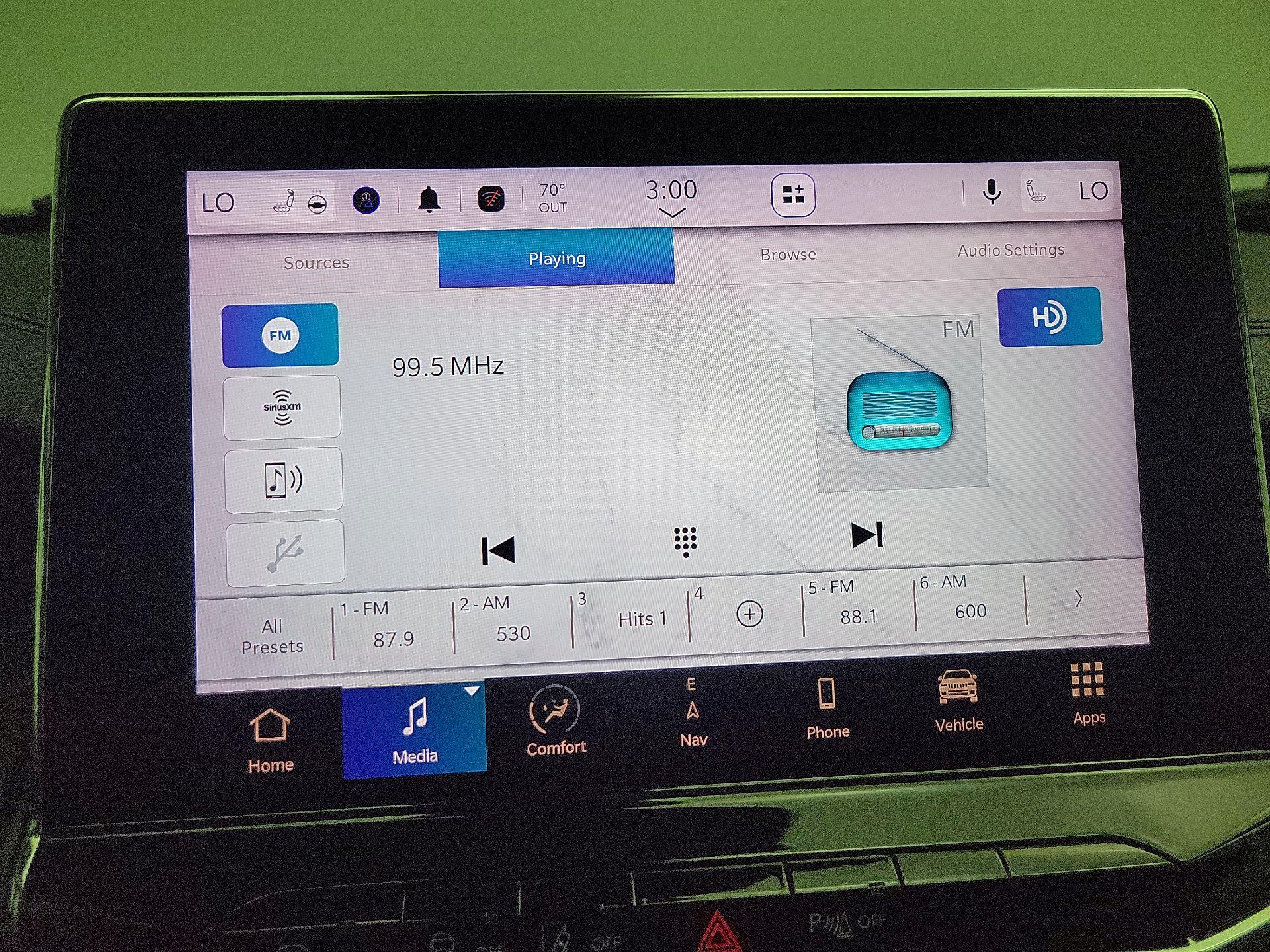 Thumbnail: 2022 Jeep Compass - 16